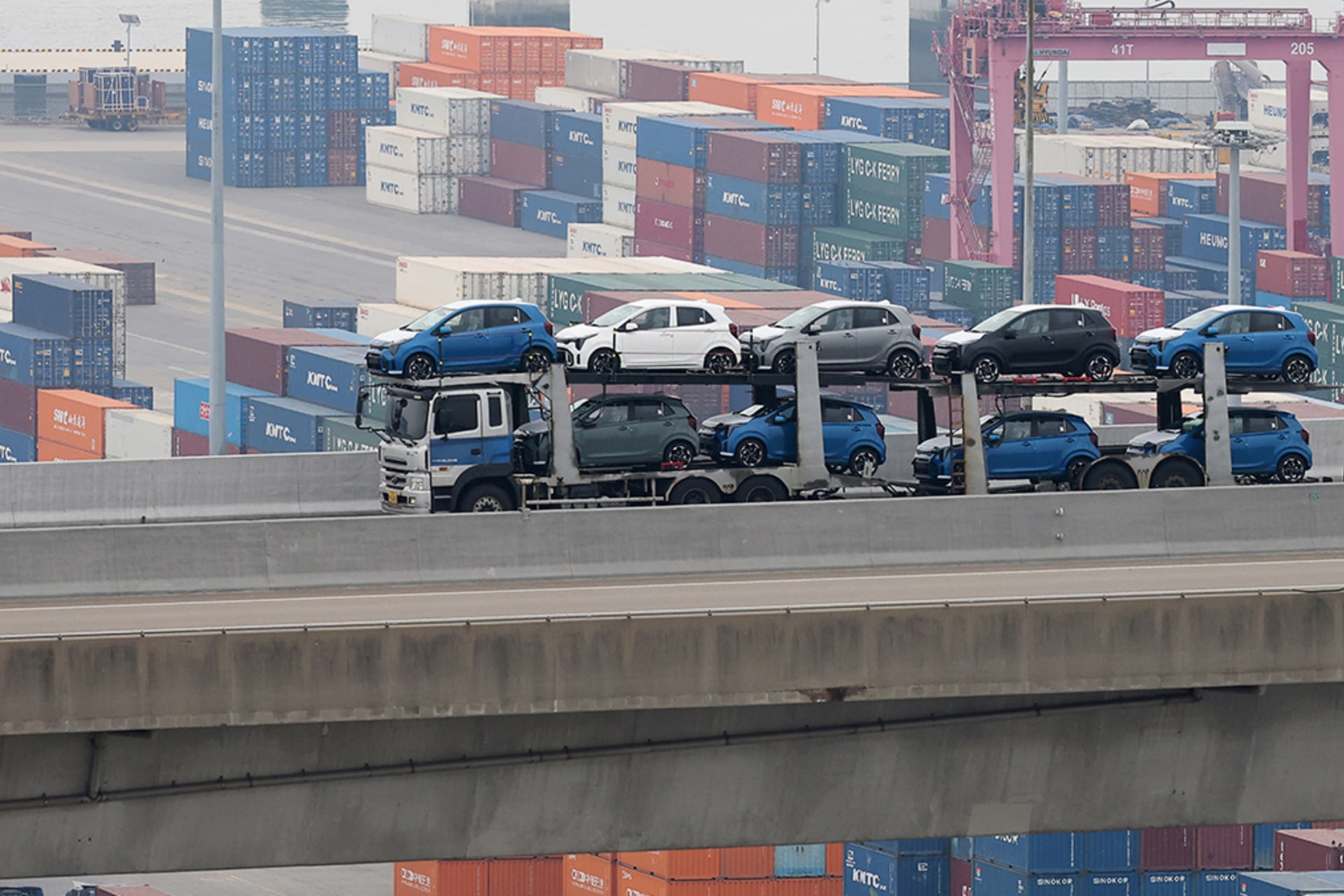 <p>A car carrier transporting vehicles made by South Korea’s automaker Kia Motors which is a sister company of South Korea’s biggest automaker company Hyundai Motors, travels near Pyeongtaek port in Pyeongtaek, South Korea, April 2, 2025.</p>