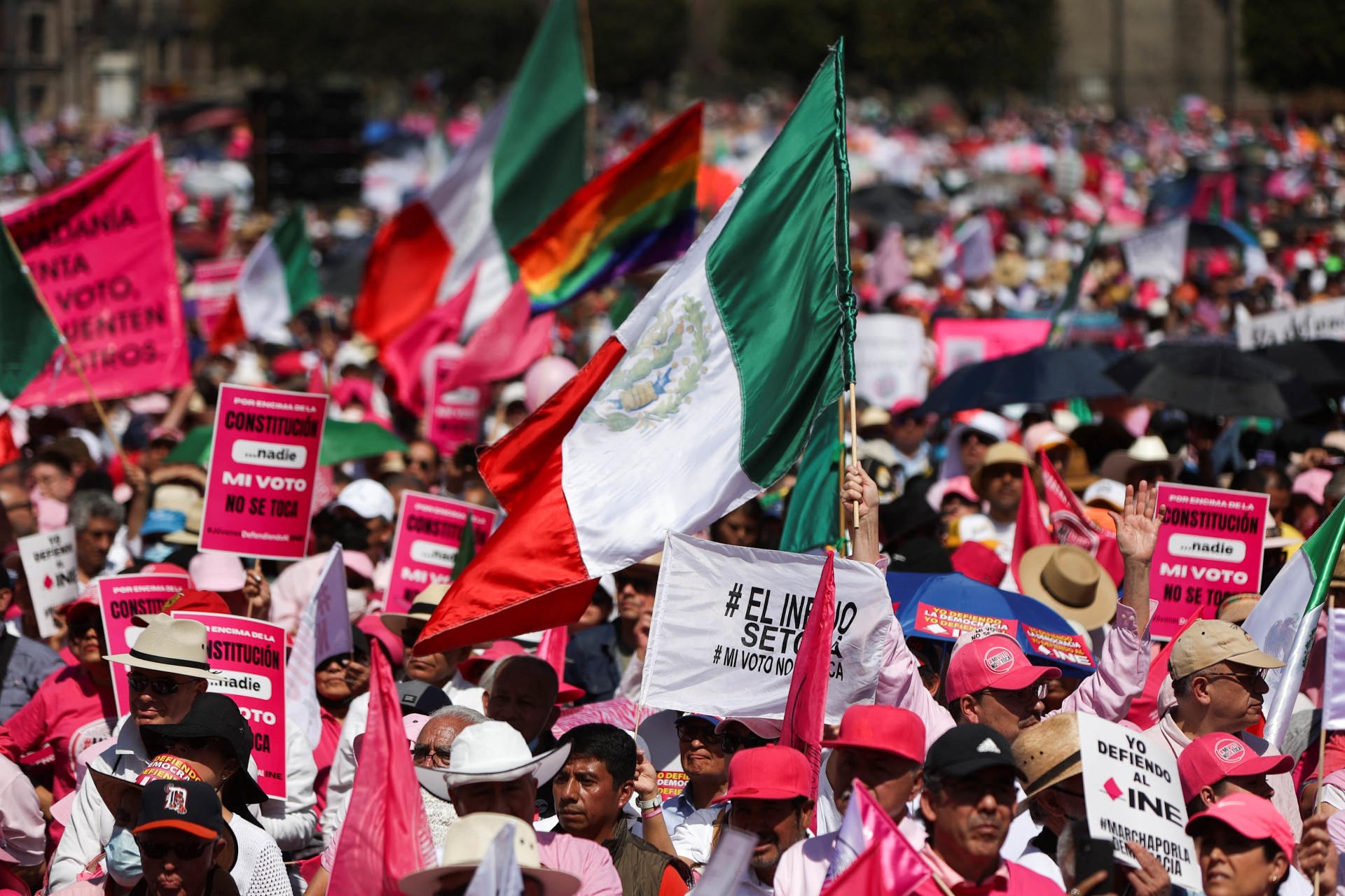 <p>Protest in support of the INE and against President Obrador’s plan to reform the electoral authority, in Mexico City.</p>
