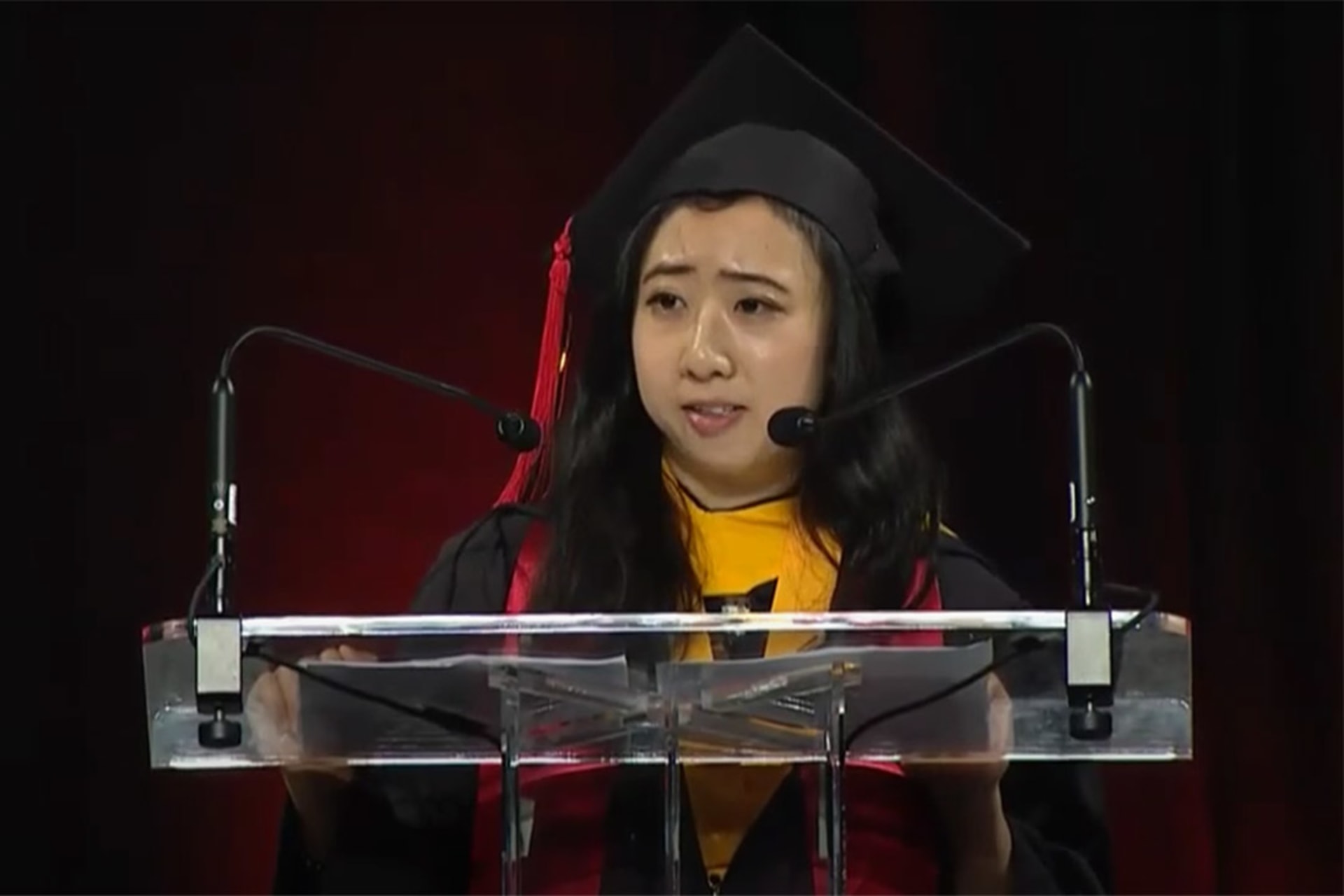 <p>Yang Shuping speaks at the University of Maryland’s commencement ceremony on May 21, 2017. Her speech praised the university for exposing her to the “fresh air of free speech,” prompting criticism on Chinese social media.</p>
