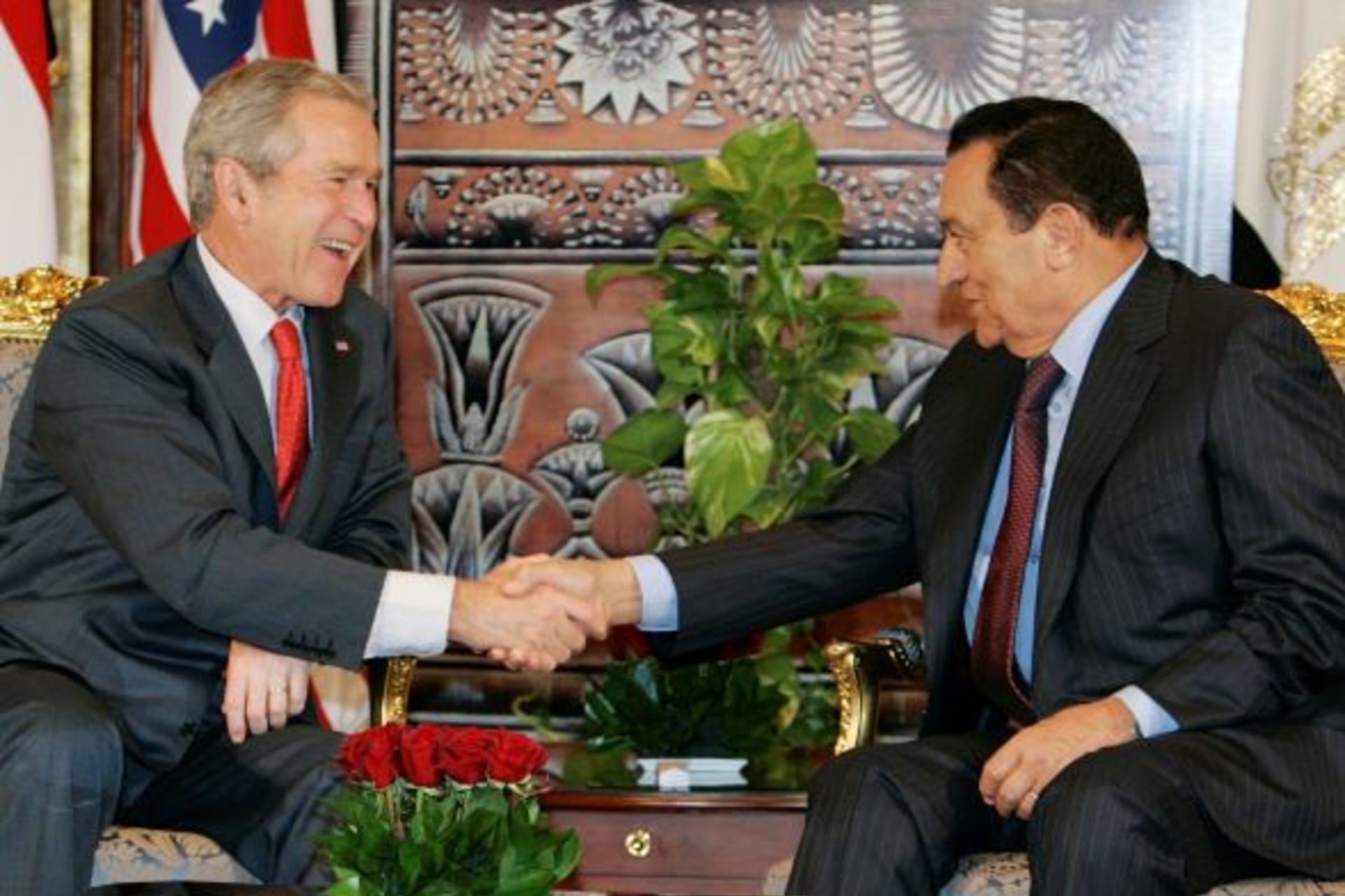 <p>U.S. President George W. Bush (L) meets with Egypt’s President Hosni Mubarak (R) in Sharm El Sheikh May 17, 2008.</p>