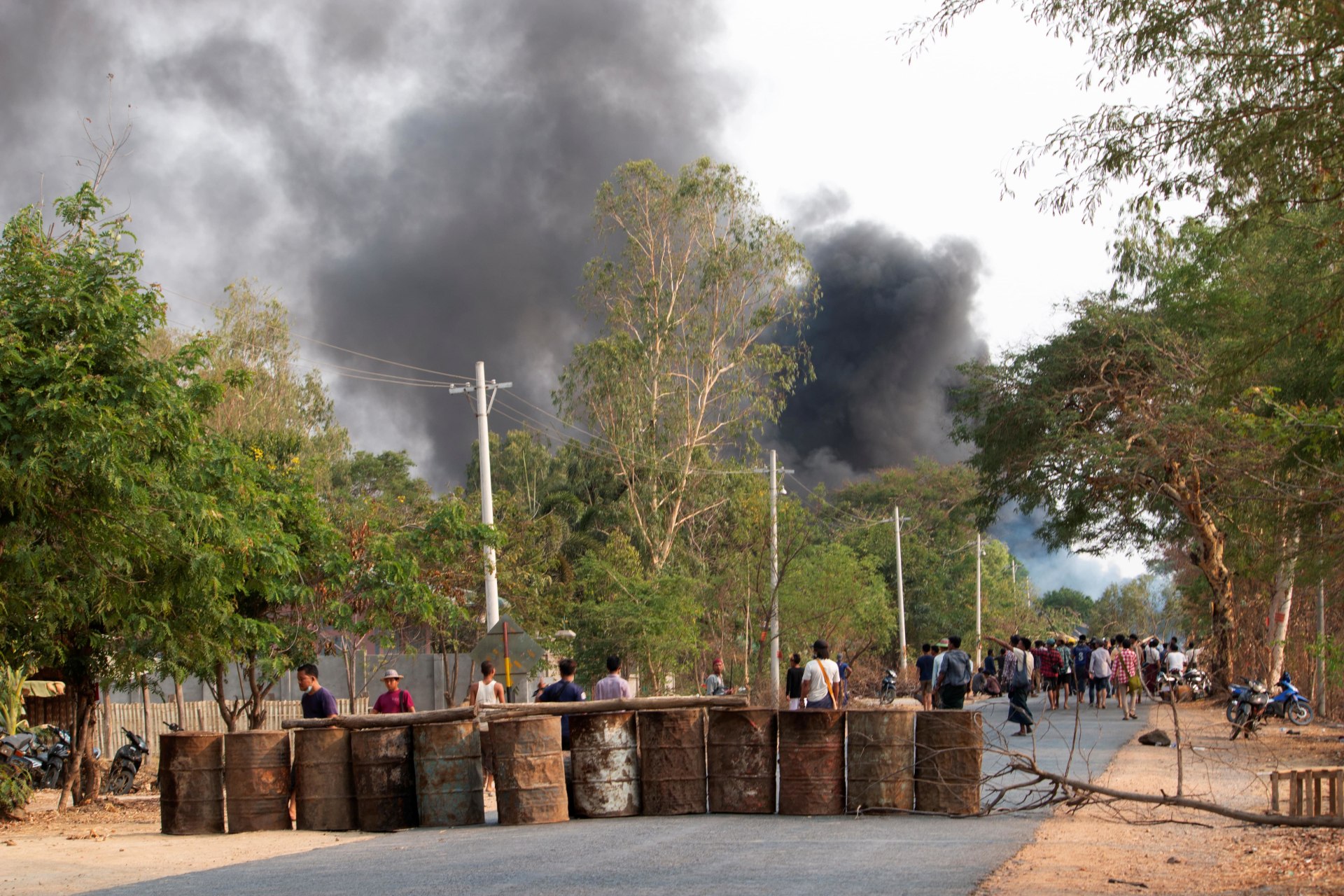 <p>Demonstrators are seen before a clash with security forces in Taze, Sagaing Region, Myanmar on April 7, 2021.</p>
