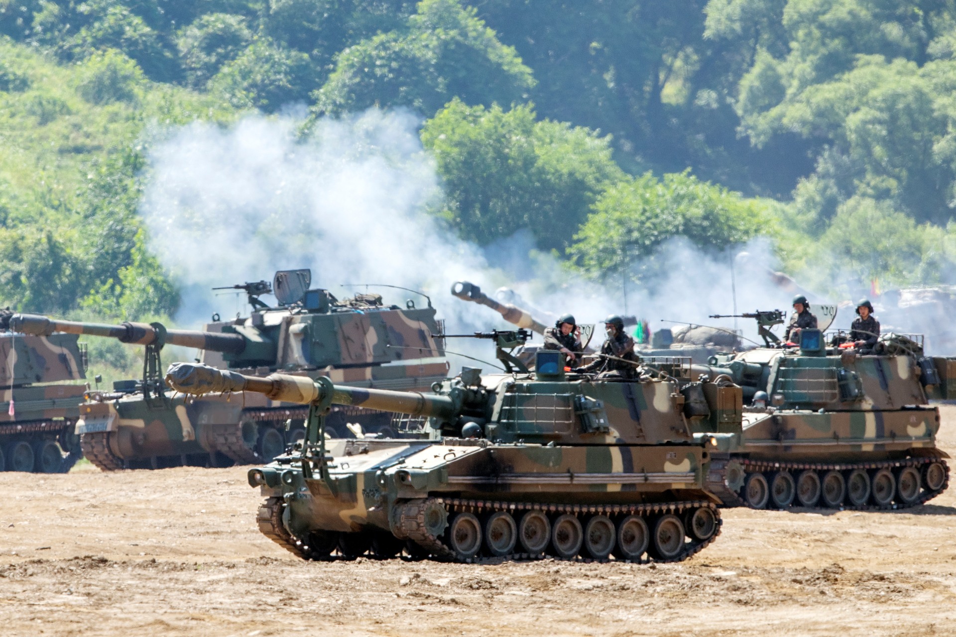 <p>South Korean soldiers take part in a live fire exercise near the demilitarized zone separating the two Koreas in Paju, South Korea, on June 22, 2020. </p>
