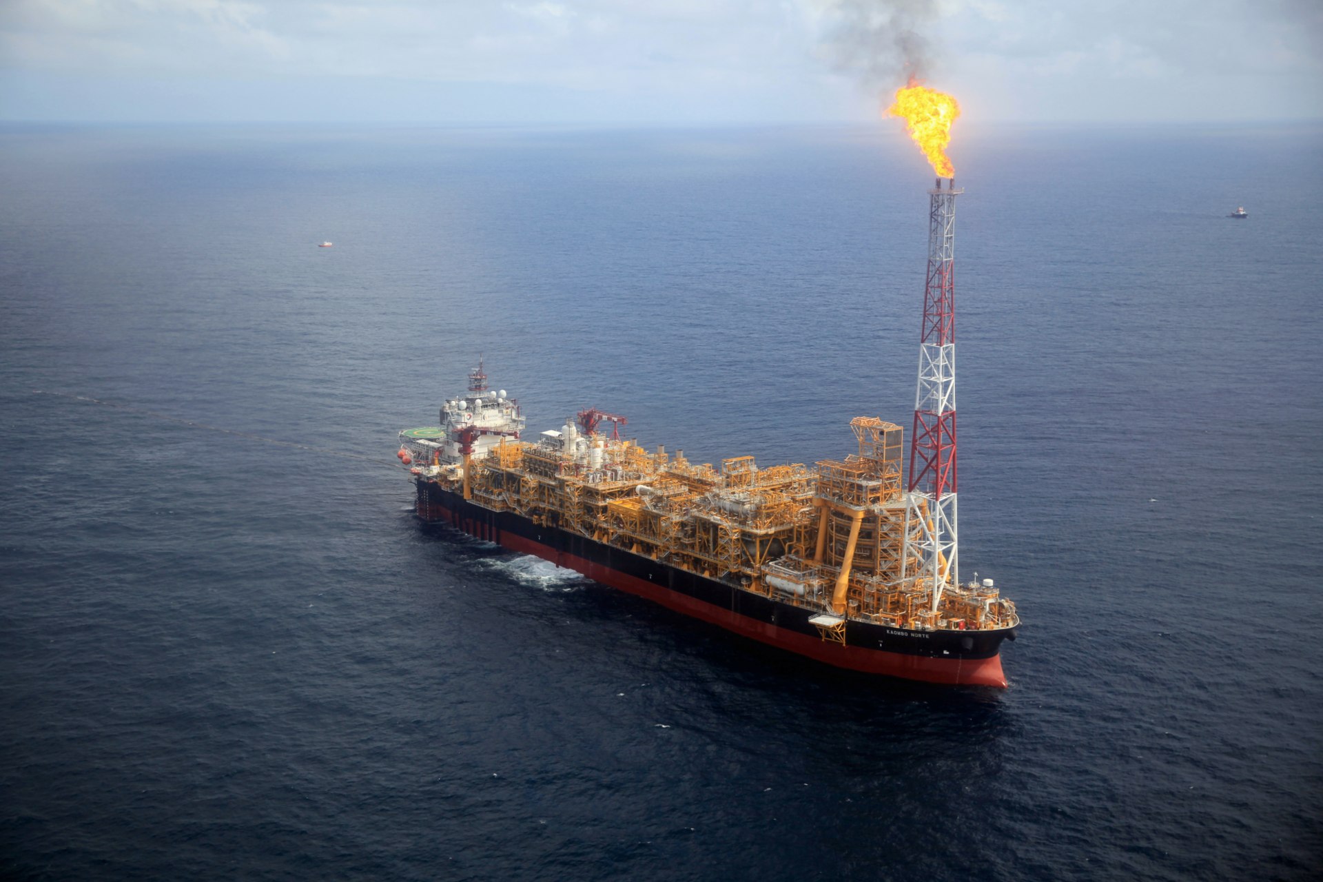 <p>Kaombo Norte floating oil platform is seen from a helicopter off the coast of Angola, on November 8, 2018</p>