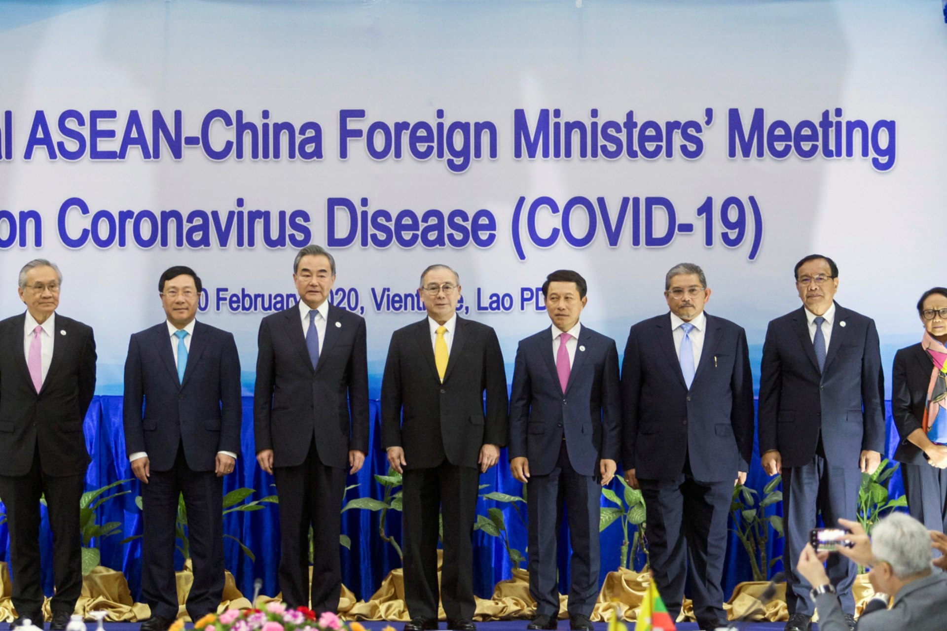 <p>Association of Southeast Asian Nations (ASEAN) foreign ministers pose during an emergency meeting with China’s Foreign Minister Wang Yi on the coronavirus outbreak in Vientiane, Laos on February 20, 2020.</p>
