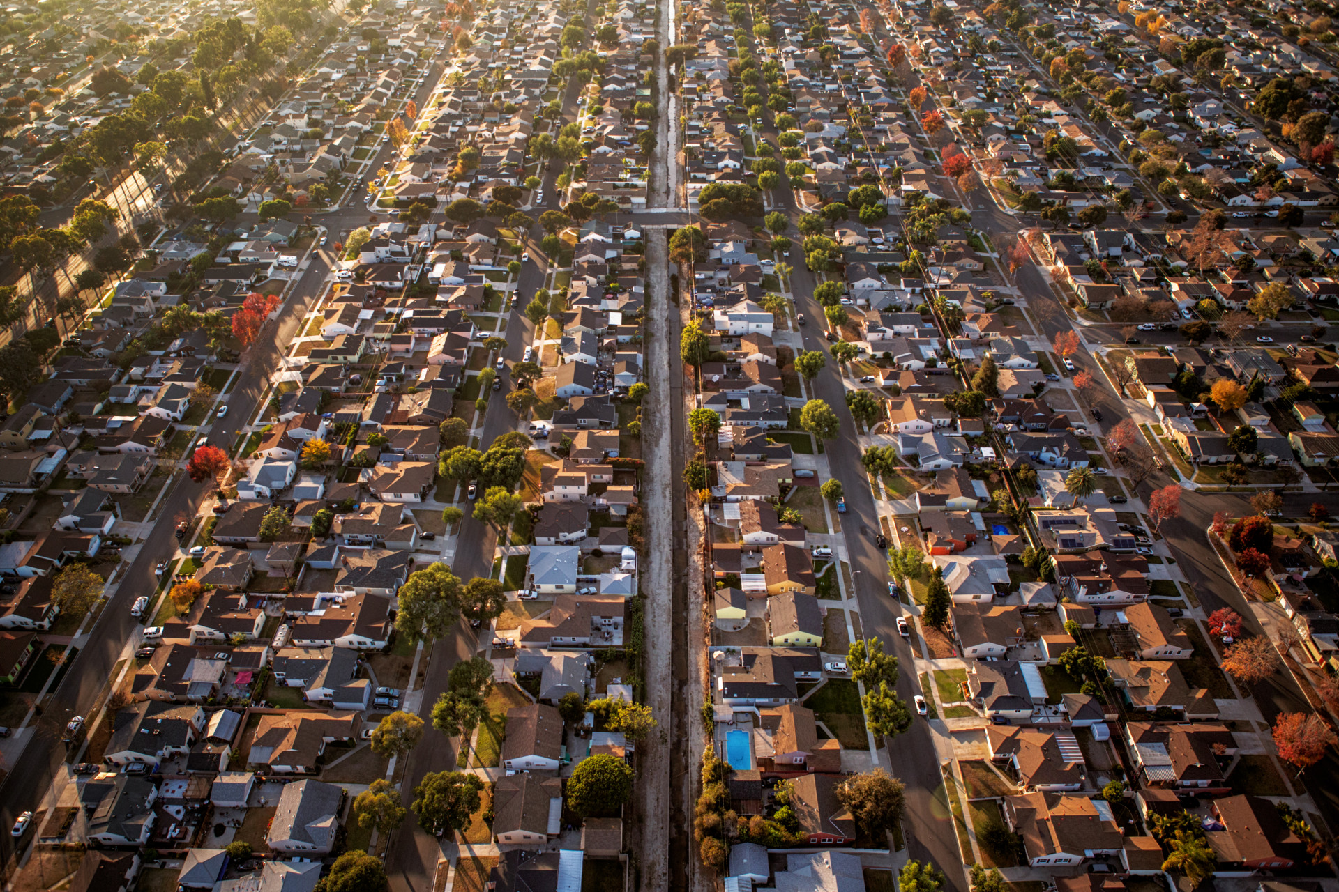 <p>An aerial view of a Los Angeles neighborhood in the evening.</p>
