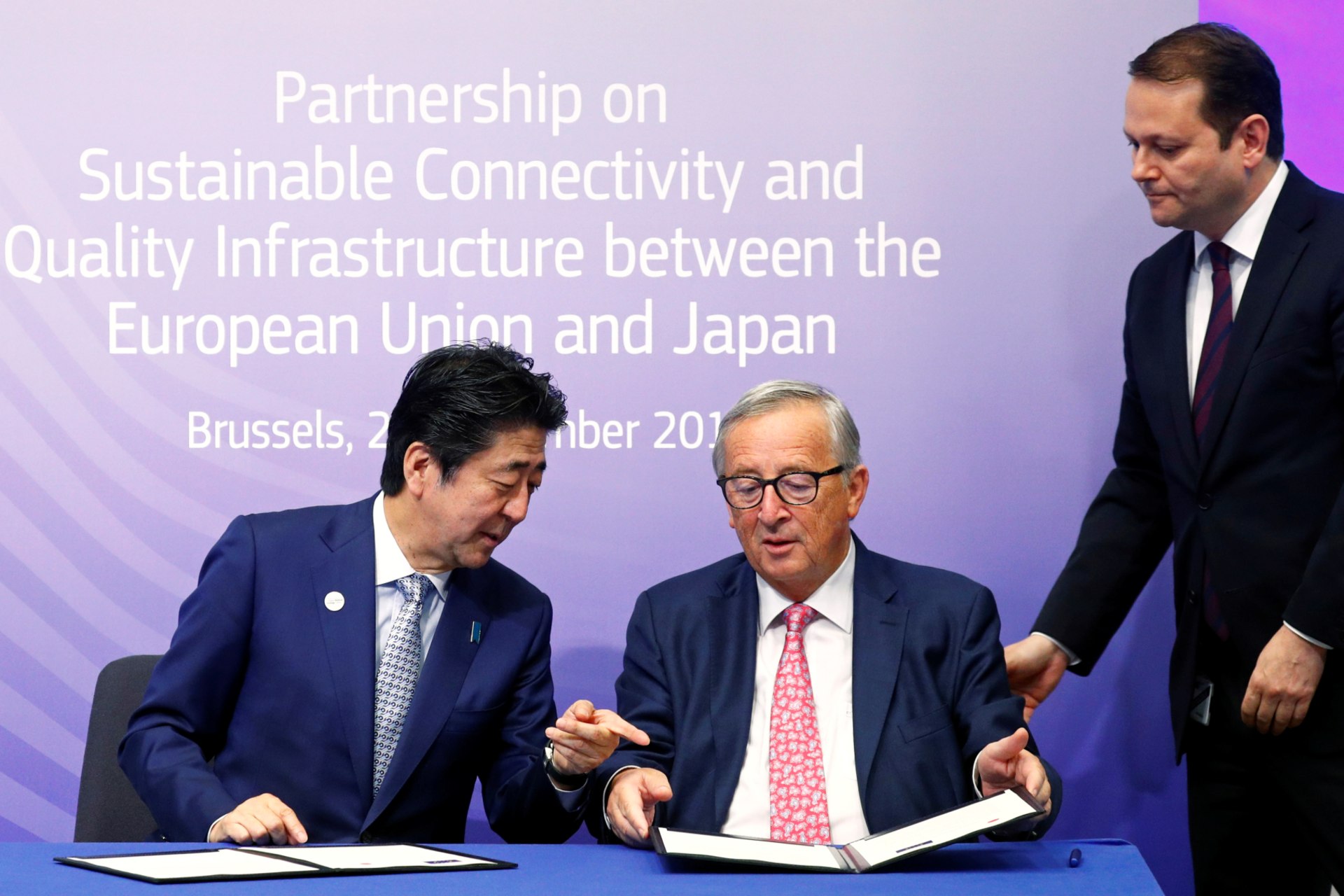 <p>European Commission President Jean-Claude Juncker and Japan’s Prime Minister Shinzo Abe attend the conference Communication Connecting Europe and Asia, in Brussels, Belgium September 27, 2019.</p>
