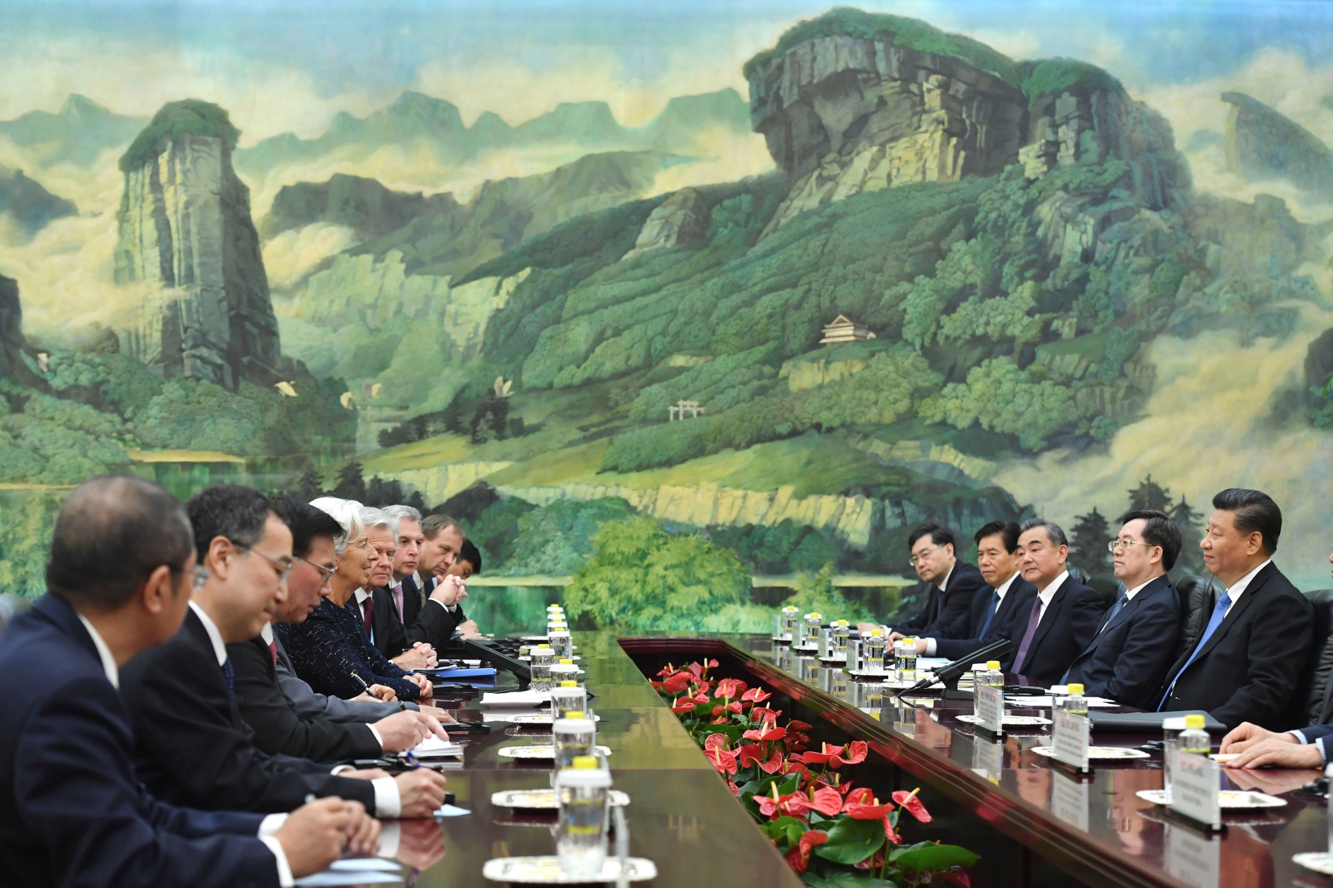 <p>International Monetary Fund Managing Director Christine Lagarde speaks with Chinese President Xi Jinping (R) during their meeting at the Great Hall of the People in Beijing, China , April 24, 2019. </p>
