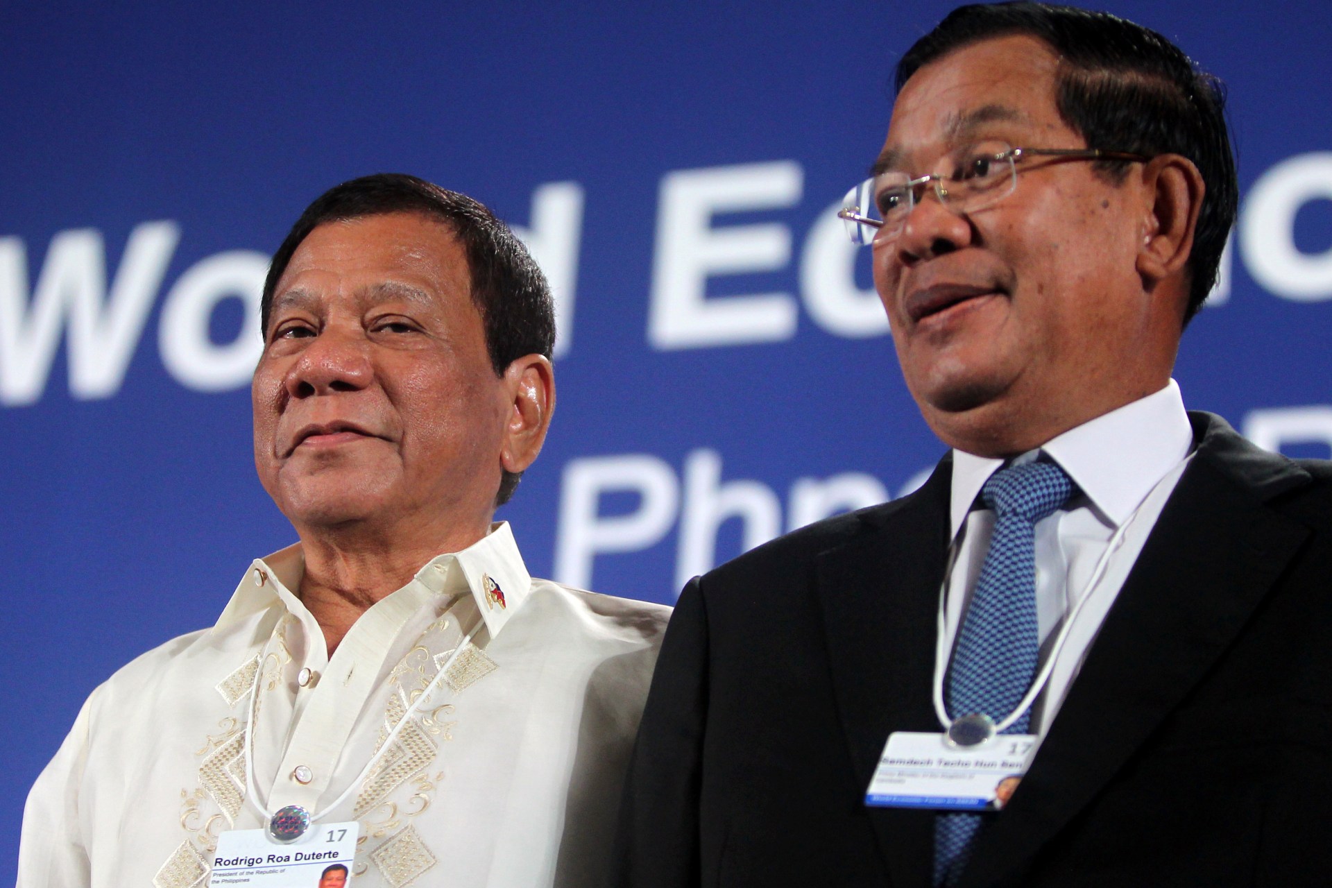 <p>Philippine President Rodrigo Duterte (L) and Cambodia’s Prime Minister Hun Sen, attend the opening plenary of the World Economic Forum on ASEAN at a hotel in Phnom Penh, Cambodia on May 11, 2017.</p>