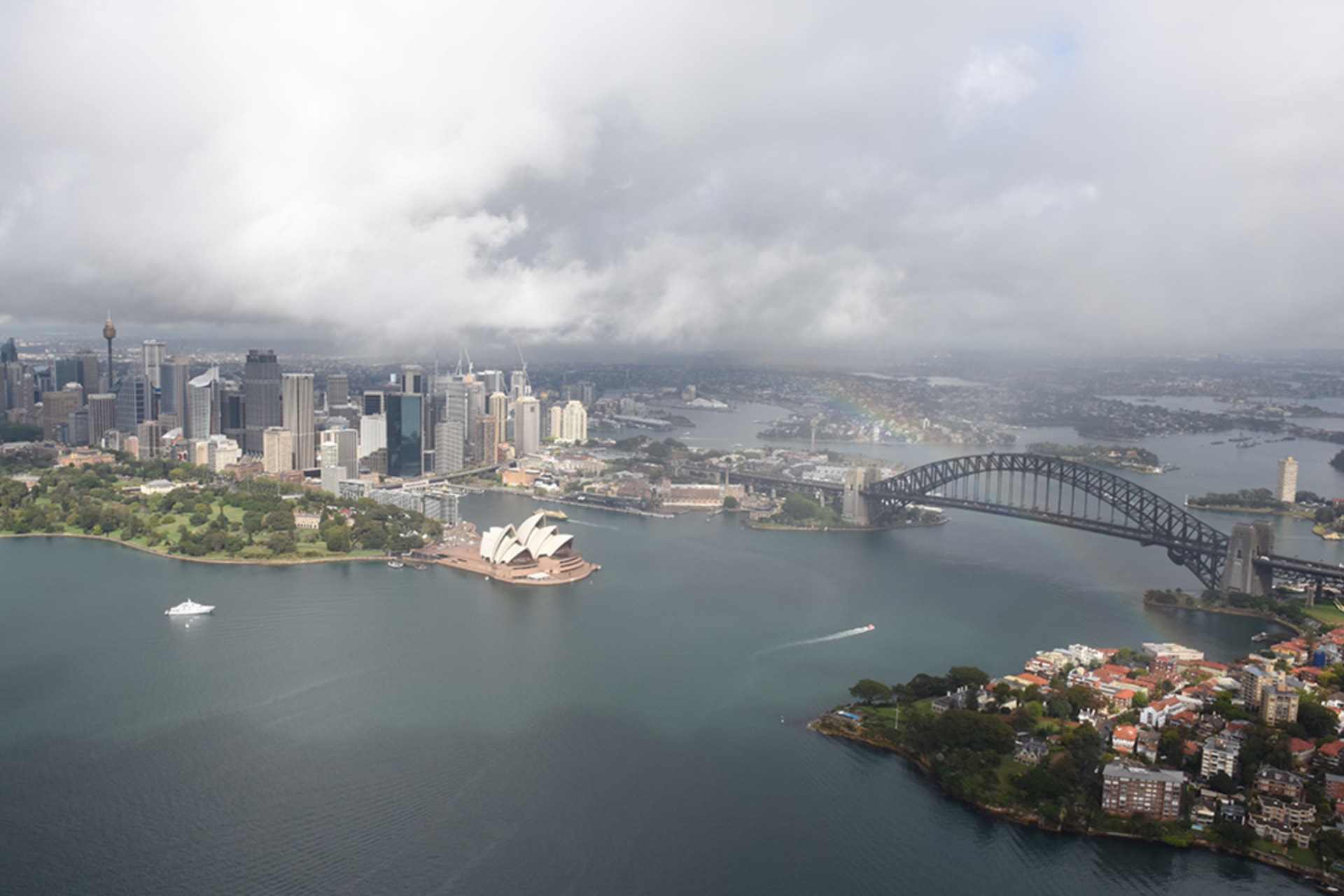 <p>Stormy weather arrives in Sydney.</p>
