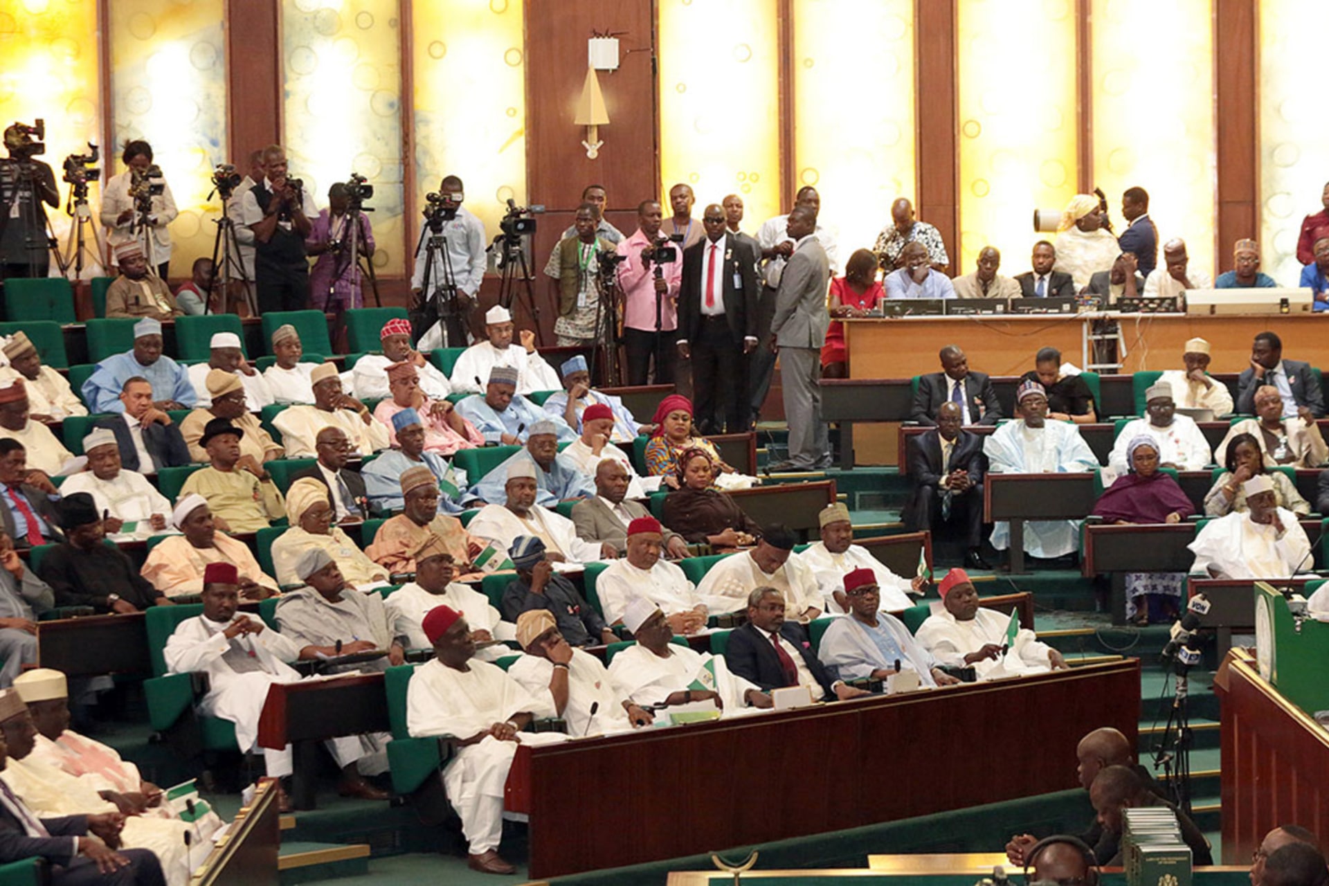 <p>Nigerian President Muhammadu Buhari speaks to members of the National Assembly after submitting his budget for 2016 in Abuja, on December 22, 2015.</p>