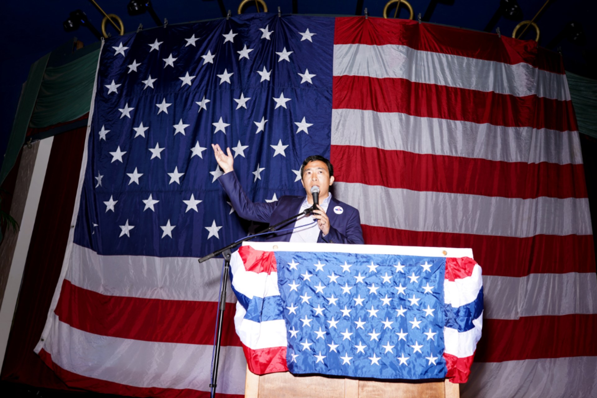 <p>Andrew Yang speaks at the Iowa Democratic Wing Ding in Clear Lake, Iowa, U.S., August 10, 2018. </p>