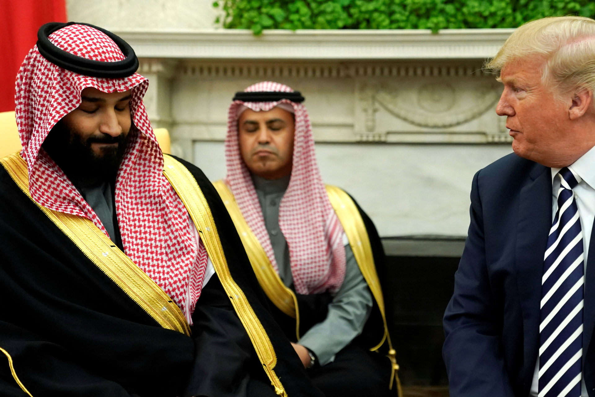 <p>U.S. President Donald Trump delivers remarks as he welcomes Saudi Arabia’s Crown Prince Mohammed bin Salman in the Oval Office at the White House in Washington, U.S. March 20, 2018.</p>
