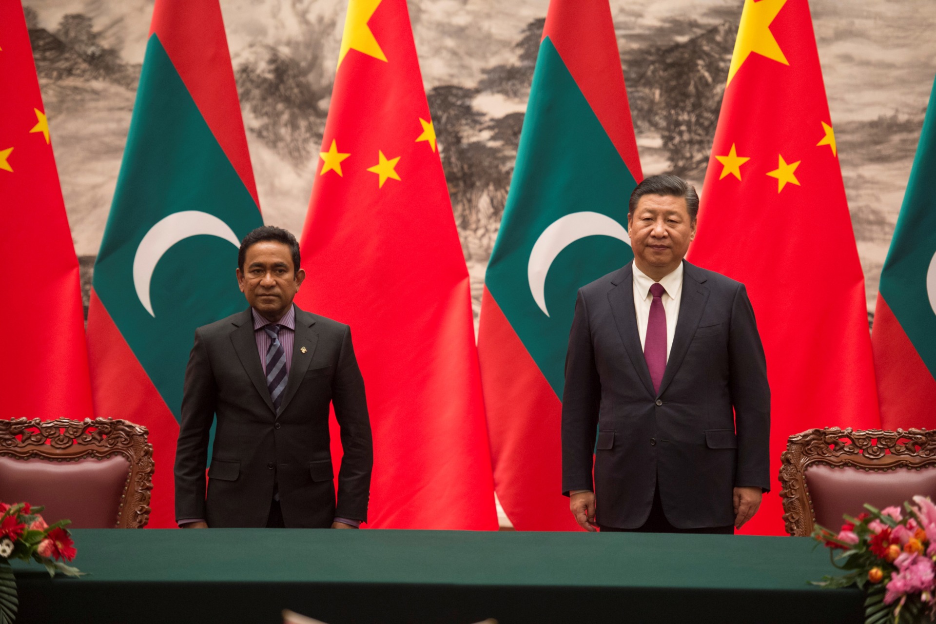<p>Maldives President Abdulla Yameen and China’s President Xi Jinping attend a signing meeting at the Great Hall of the People in Beijing, China on December 7, 2017.</p>
