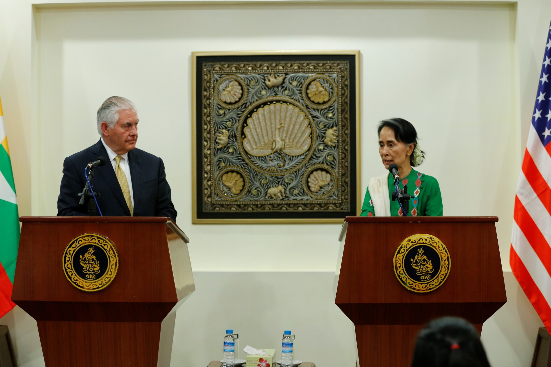 <p>Myanmar’s State Counsellor Aung San Suu Kyi and U.S. Secretary of State Rex Tillerson attend a news conference in Naypyidaw, Myanmar, on November 15, 2017.</p>
