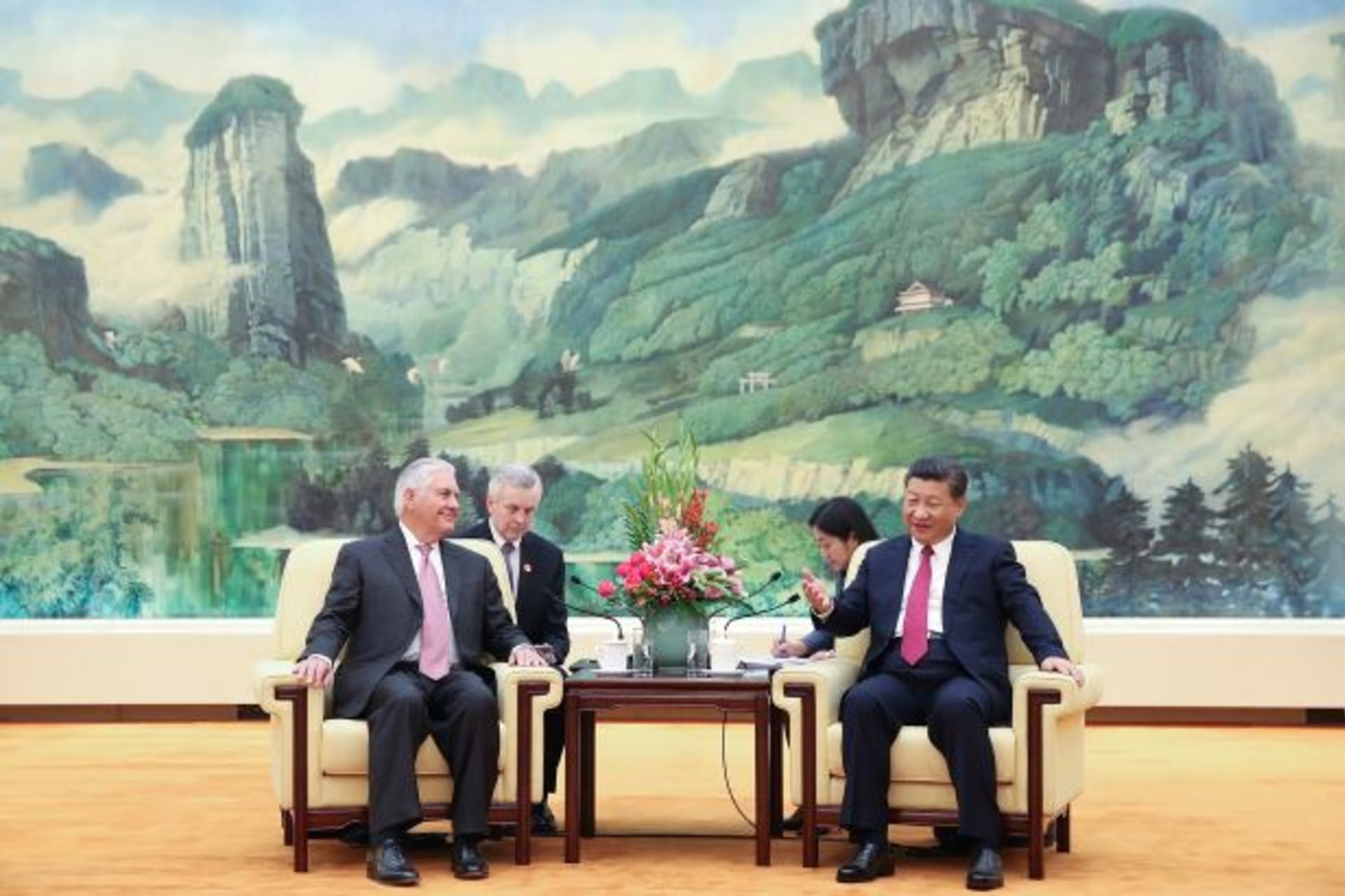 <p>U.S. Secretary of State Rex Tillerson (L) meets with Chinese President Xi Jinping (R) at the Great Hall of the People in Beijing, China September 30, 2017.</p>
