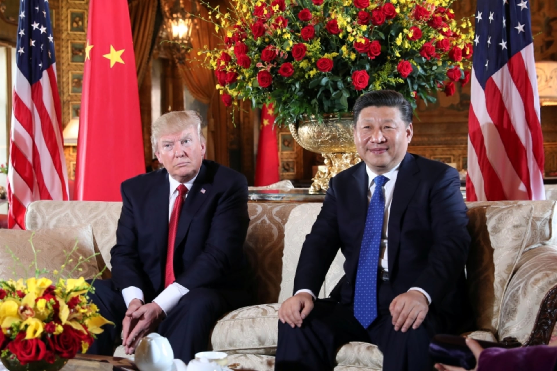 <p>U.S. President Donald J. Trump welcomes Chinese President Xi Jinping at Mar-a-Lago in Palm Beach, Florida, on April 6, 2017.</p>
