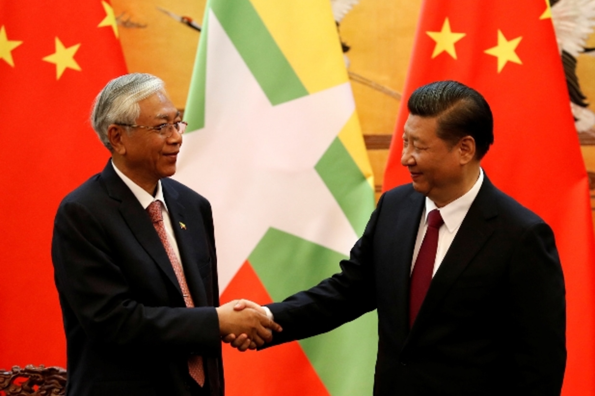 <p>Xi-Htin-Kyaw-meeting</p>
