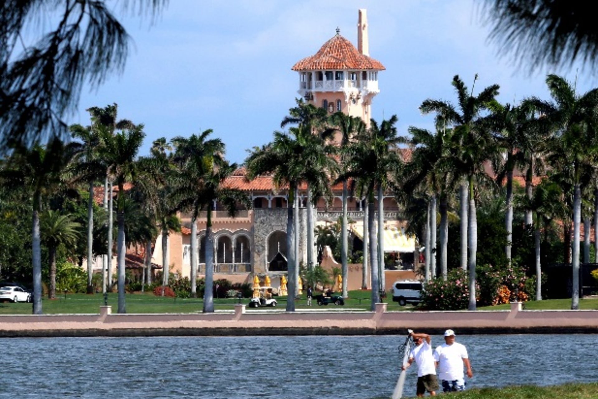 <p>FILE PHOTO: U.S. President Donald Trump’s Mar-a-Lago estate in Palm Beach is seen from West Palm Beach, Florida, U.S., as Trump prepared to return to Washington after a weekend at the estate, March 5, 2017. REUTERS/Joe Skipper/File Photo</p>
