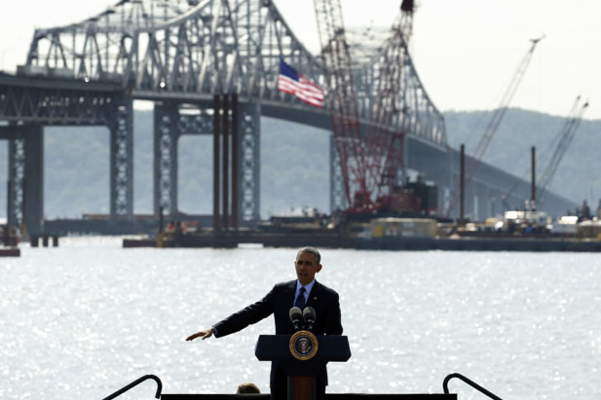 U.S. President Barack Obama speaks about transportation infrastructure during a visit to the Tappan Zee Bridge in Tarrytown, New York May 14, 2014 (Kevin Lamarque/Courtesy Reuters).