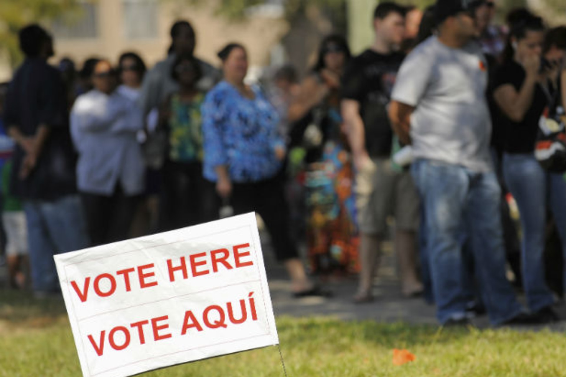 <p>People wait to vote at Good Shepherd Methodist Church during the U.S. presidential election in Kissimmee, Florida</p>