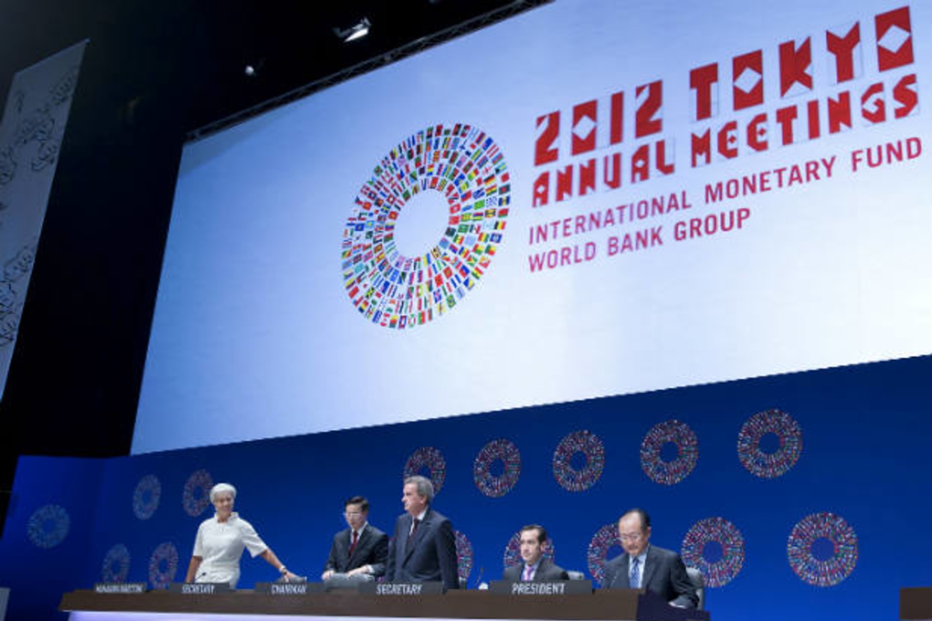 <p>International Monetary Fund (IMF) Managing Director Christine Lagarde (L) takes her seat at the opening of the IMF and World Bank annual meeting’s plenary session at the Tokyo International Forum on October 12, 2012 (Courtesy Reuters).</p>
