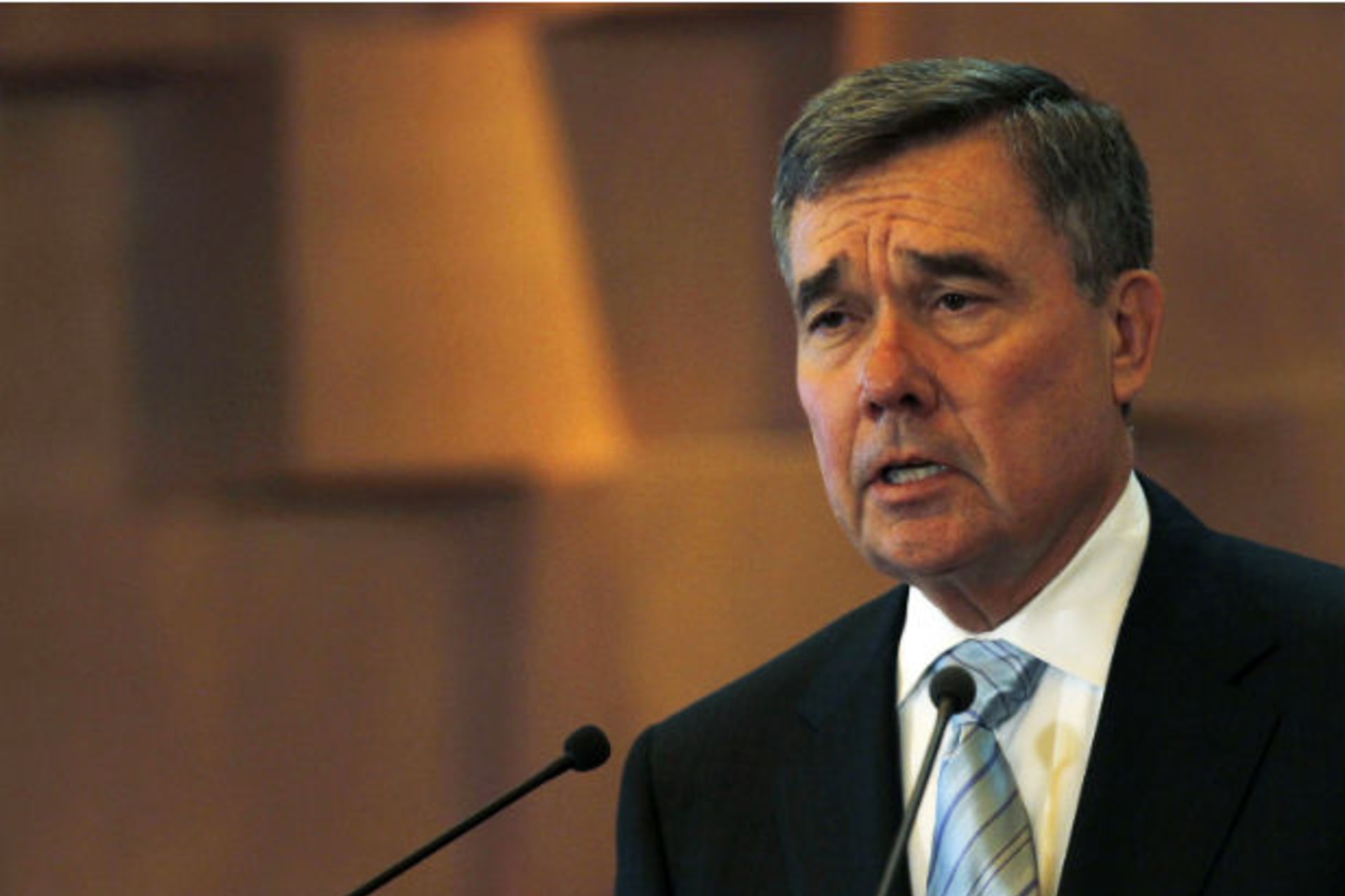 <p>U.S. National Drug Control Policy Director Gil Kerlikowske addresses the media during an anti-drug addiction meeting in Mexico City (Stringer/Courtesy Reuters).</p>
