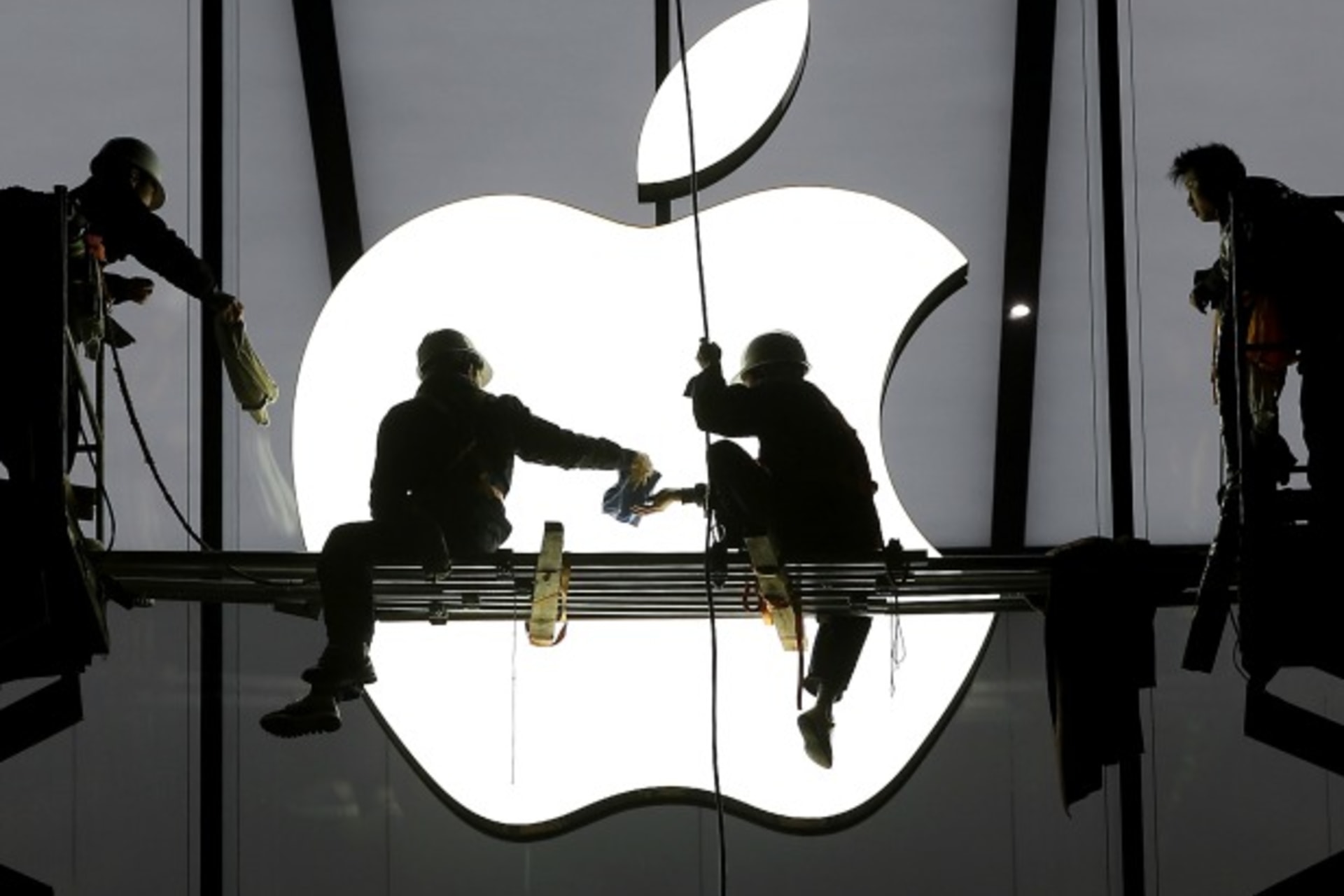 <p>Apple Cyber CFR Net Politics</p>