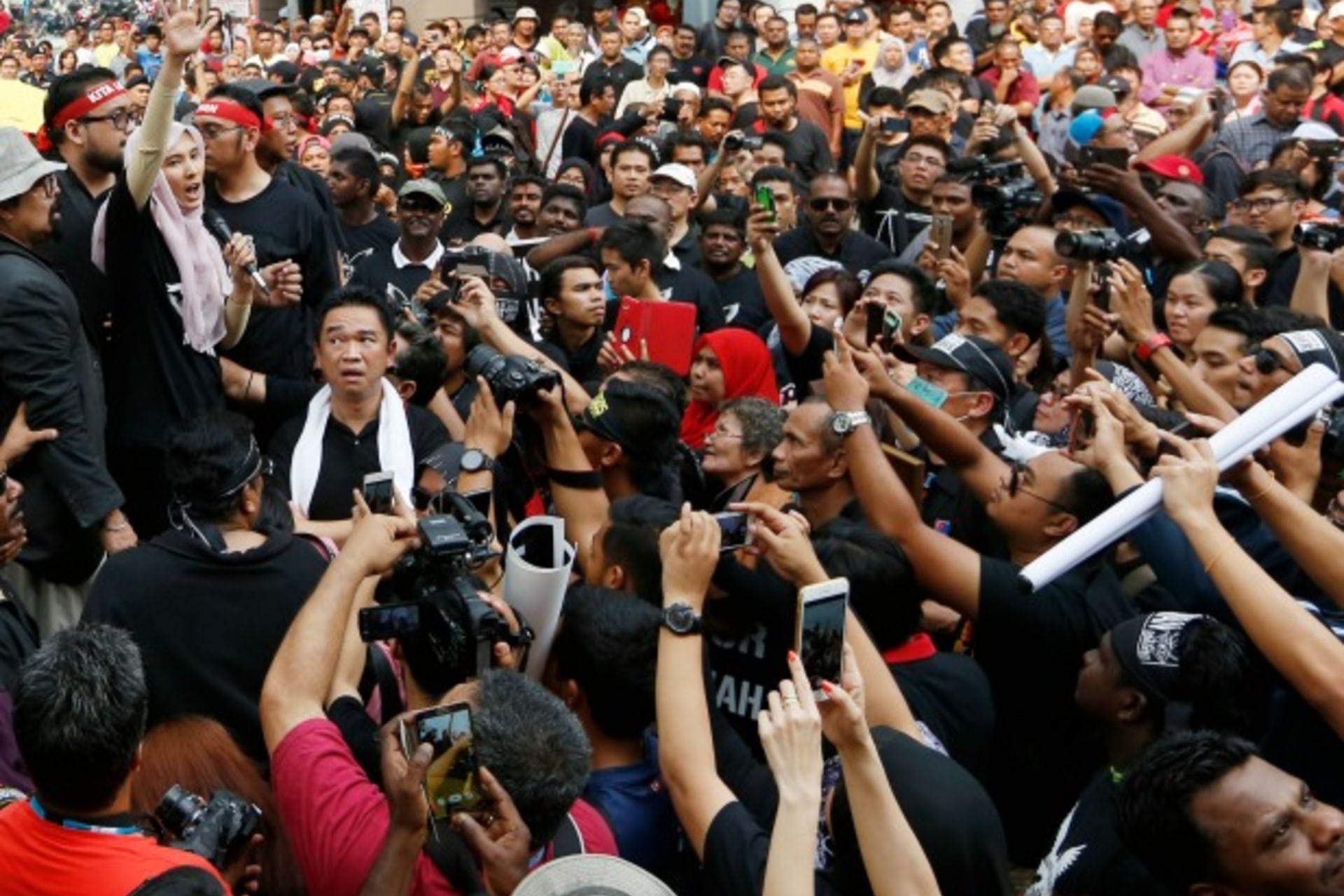 <p>nurrul-izzah-kuala lumpur-rally</p>
