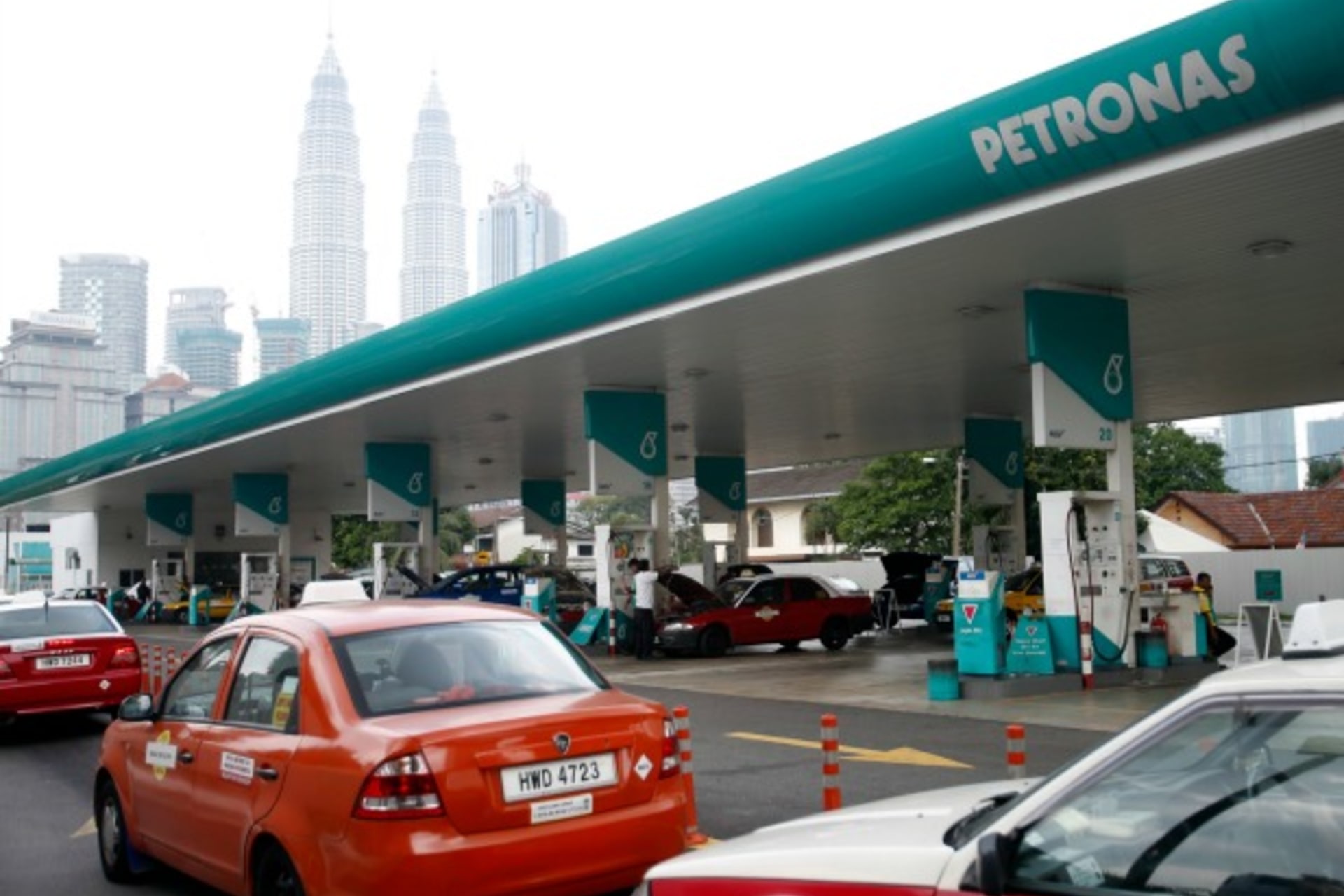 <p>petronas</p>
