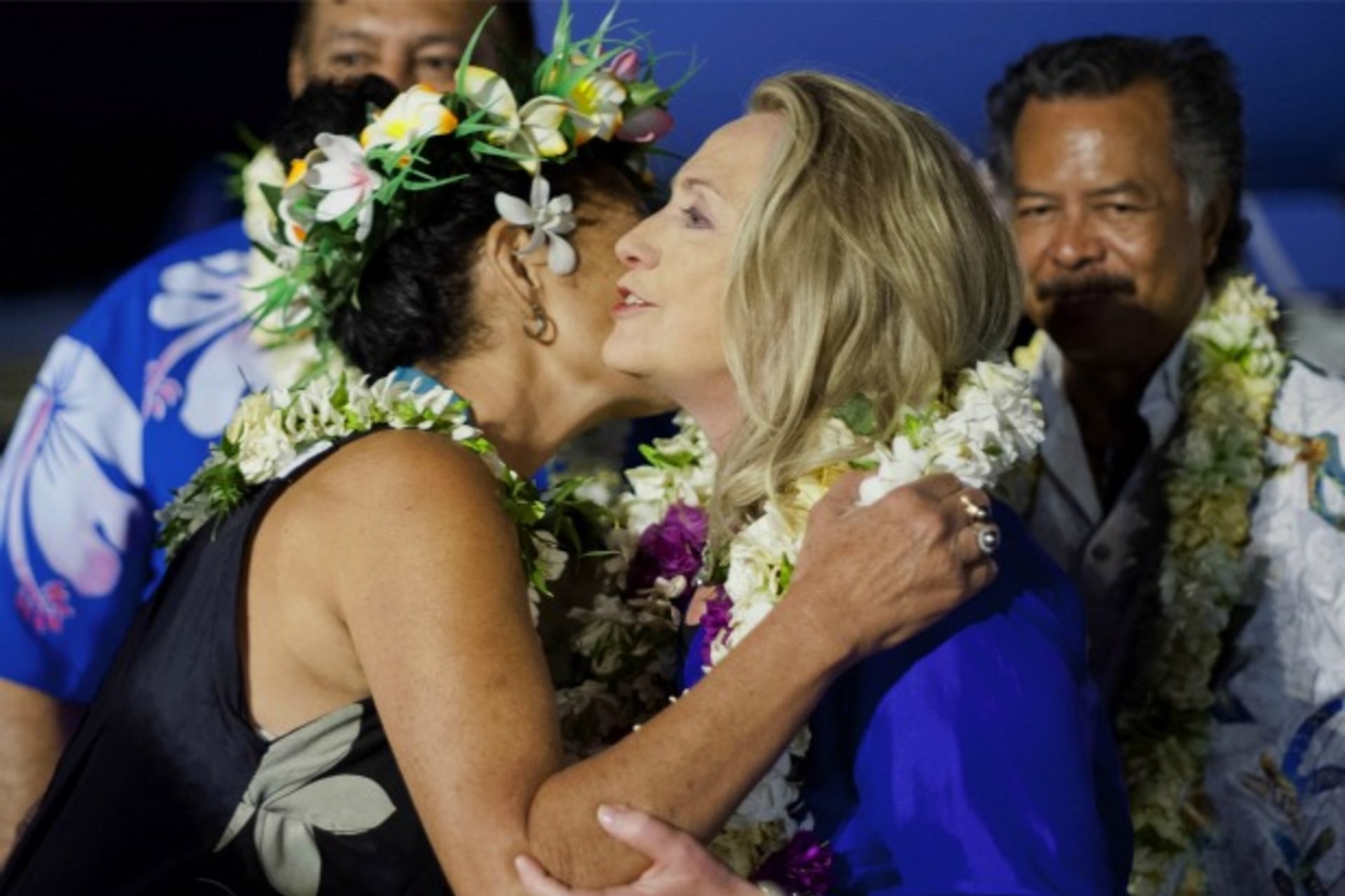 <p>U.S. Secretary of State Hillary Clinton participates in an arrival ceremony at Rarotonga International Airport in Rarotonga, Cook Islands on August 31, 2012.</p>
