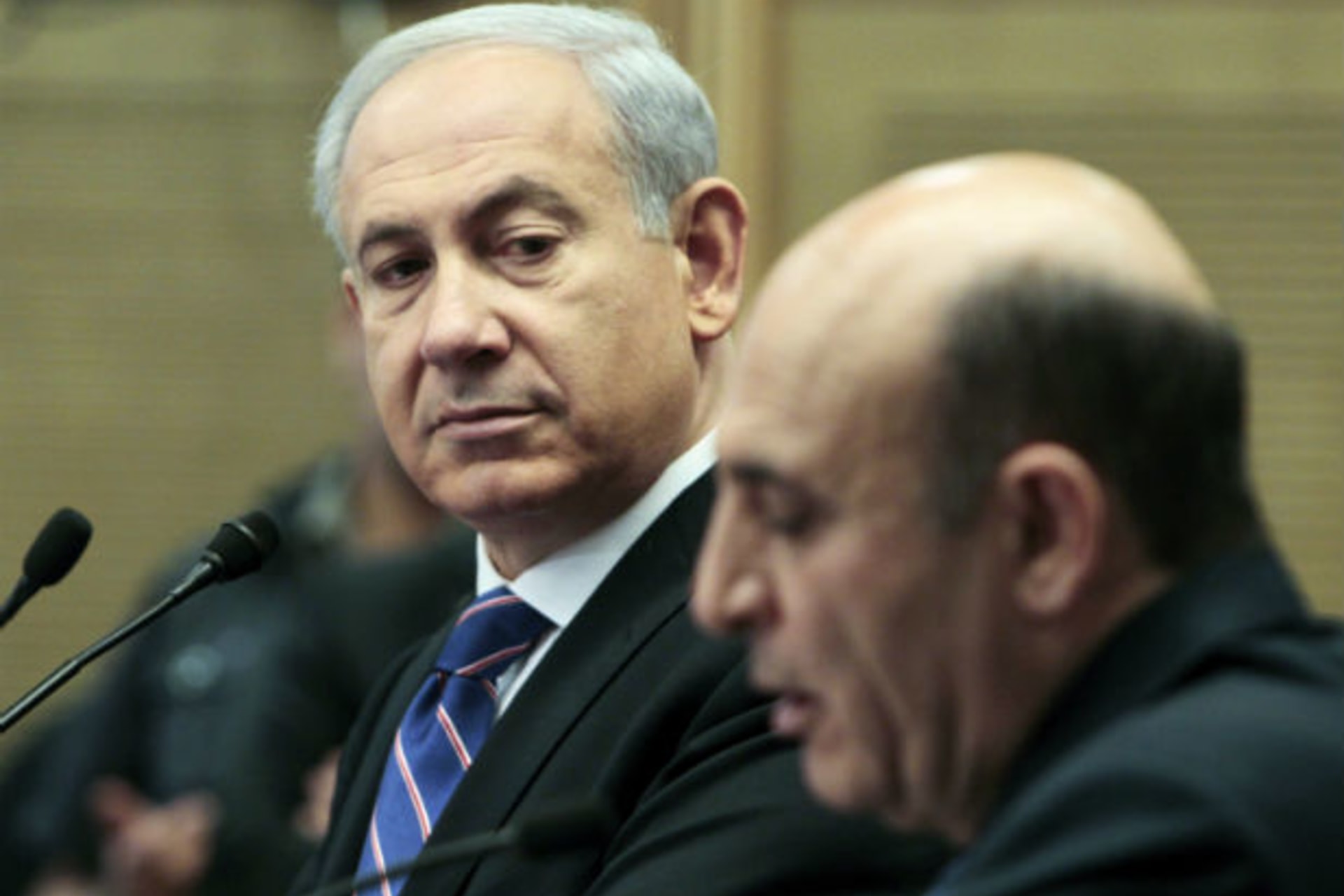 <p>Israeli prime minister Benjamin Netanyahu and new Kadima head Shaul Mofaz give a joint press conferece on May 8, 2012 (Ammar Awad/Courtesy Reuters).</p>
