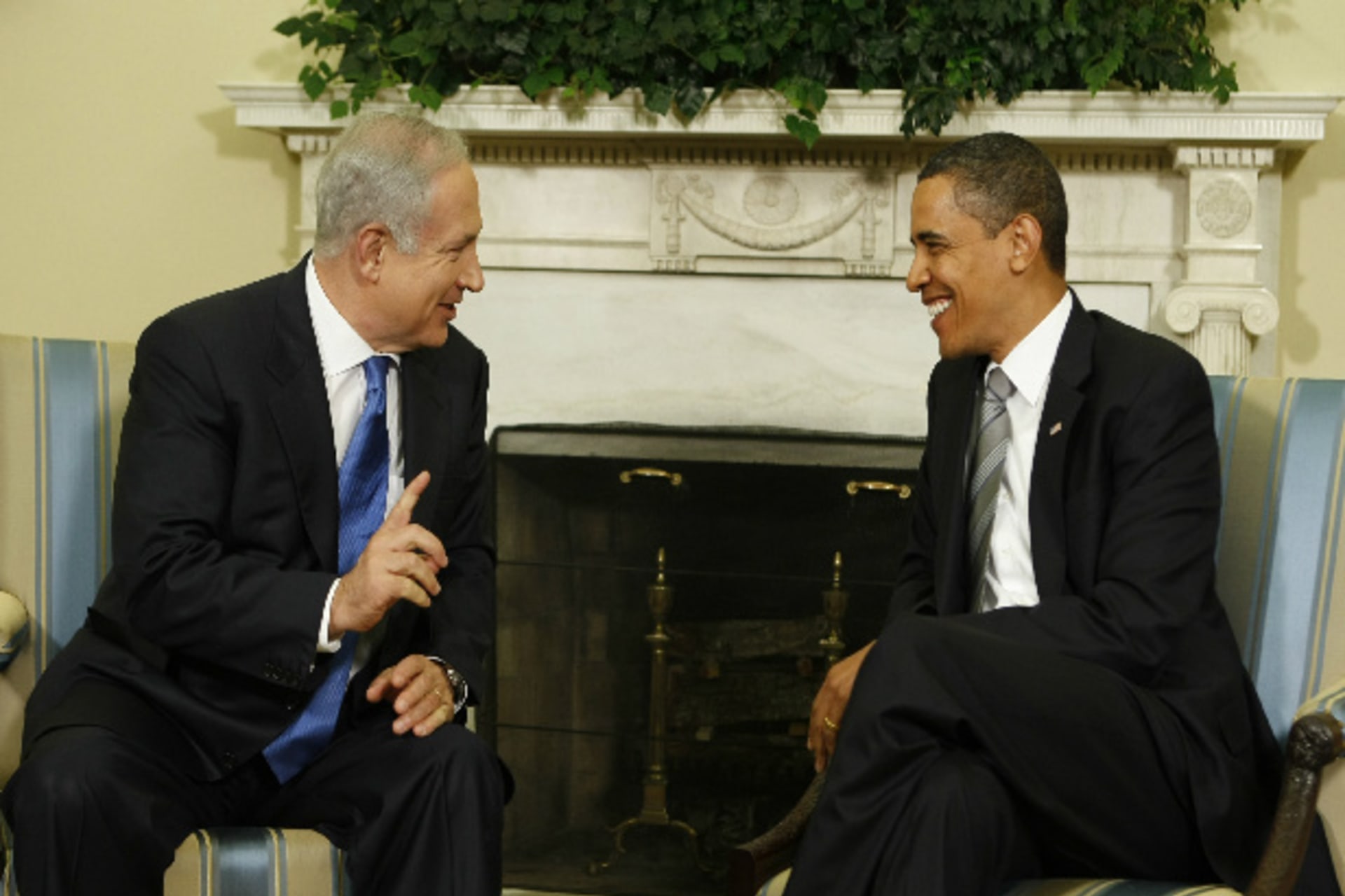 U.S. president Barack Obama meets with Israel's prime minister Benjamin Netanyahu in the Oval Office of the White House in Washington, May 18, 2009 (Downing/Courtesy Reuters).