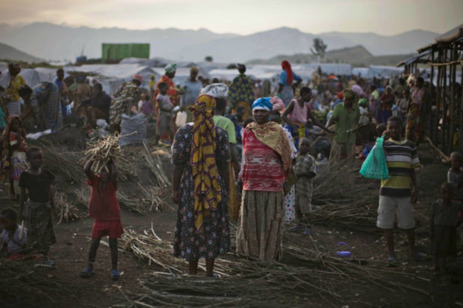 View of the market at Bulengo camp for war-displaced people just outside Goma in eastern Congo 26/02/2009.