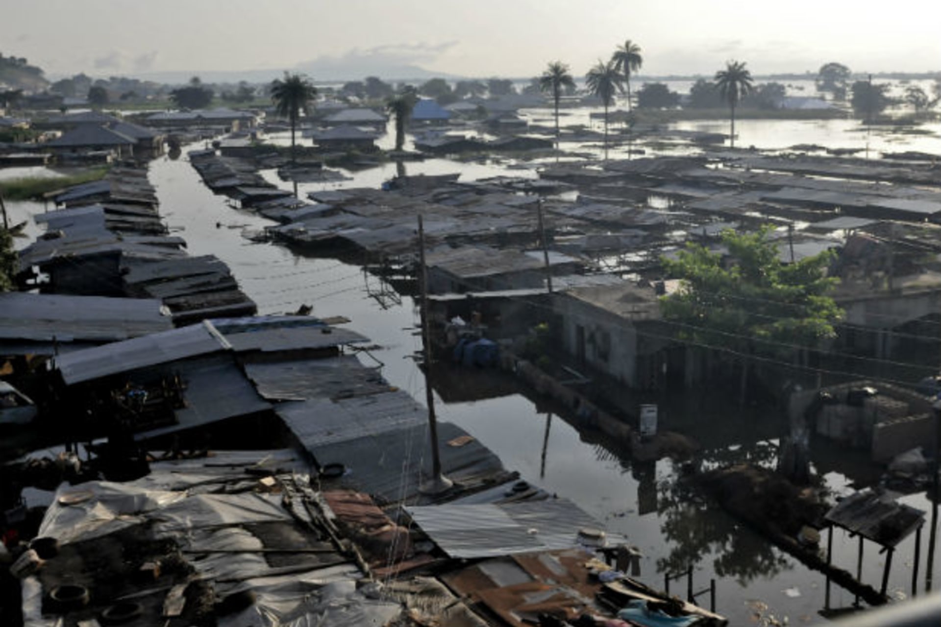 Houses are submerged in floodwaters in Idah Local Government Area, in Nigeria's central state of Kogi. 29/09/2012