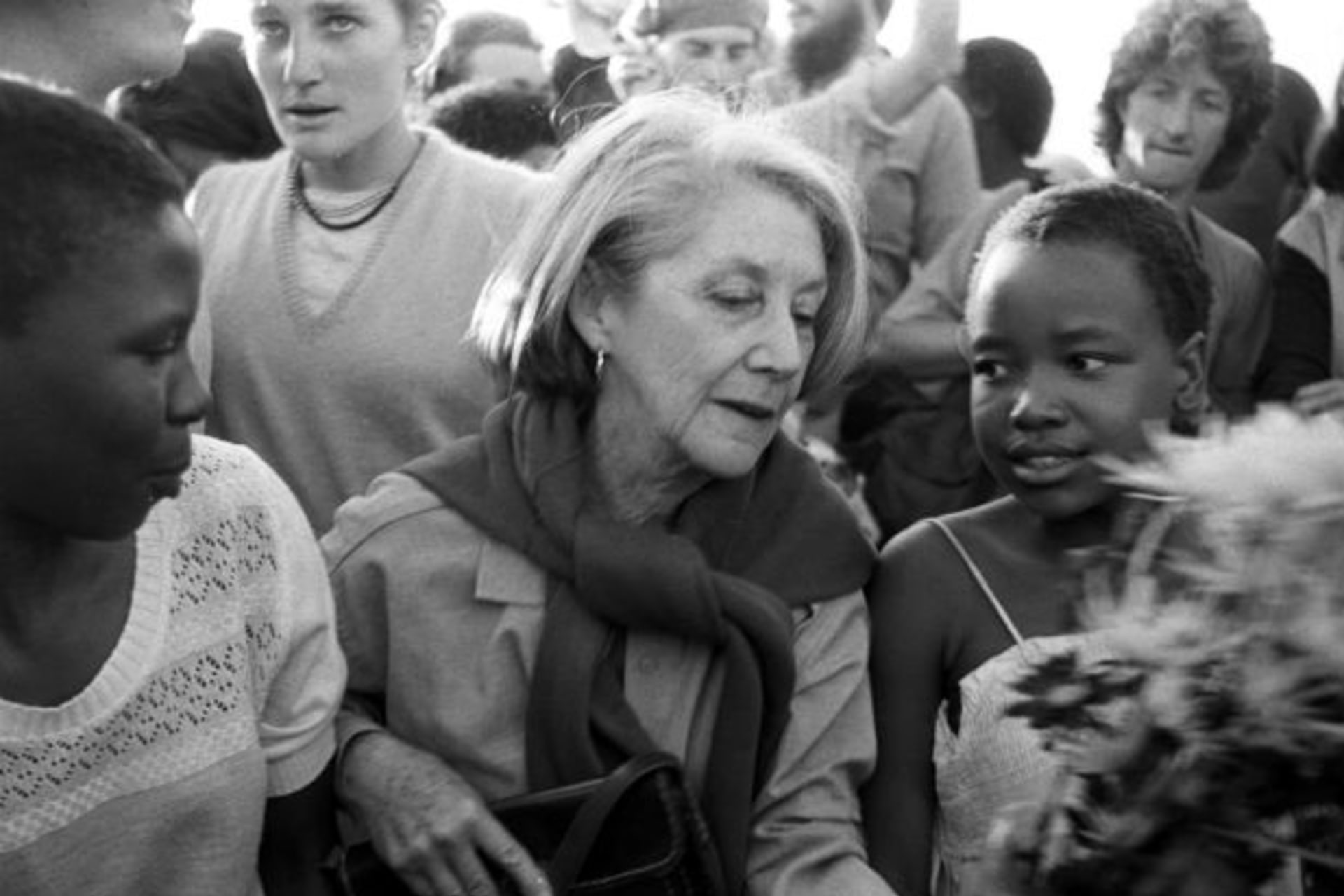 Novelist Nadine Gordimer was among about 300 white liberals who visited Alexandra, the black township near Johannesburg on May 18, 1986 to lay wreaths at the grave of victims of political unrest. (Reuters photographer/Courtesy Reuters)