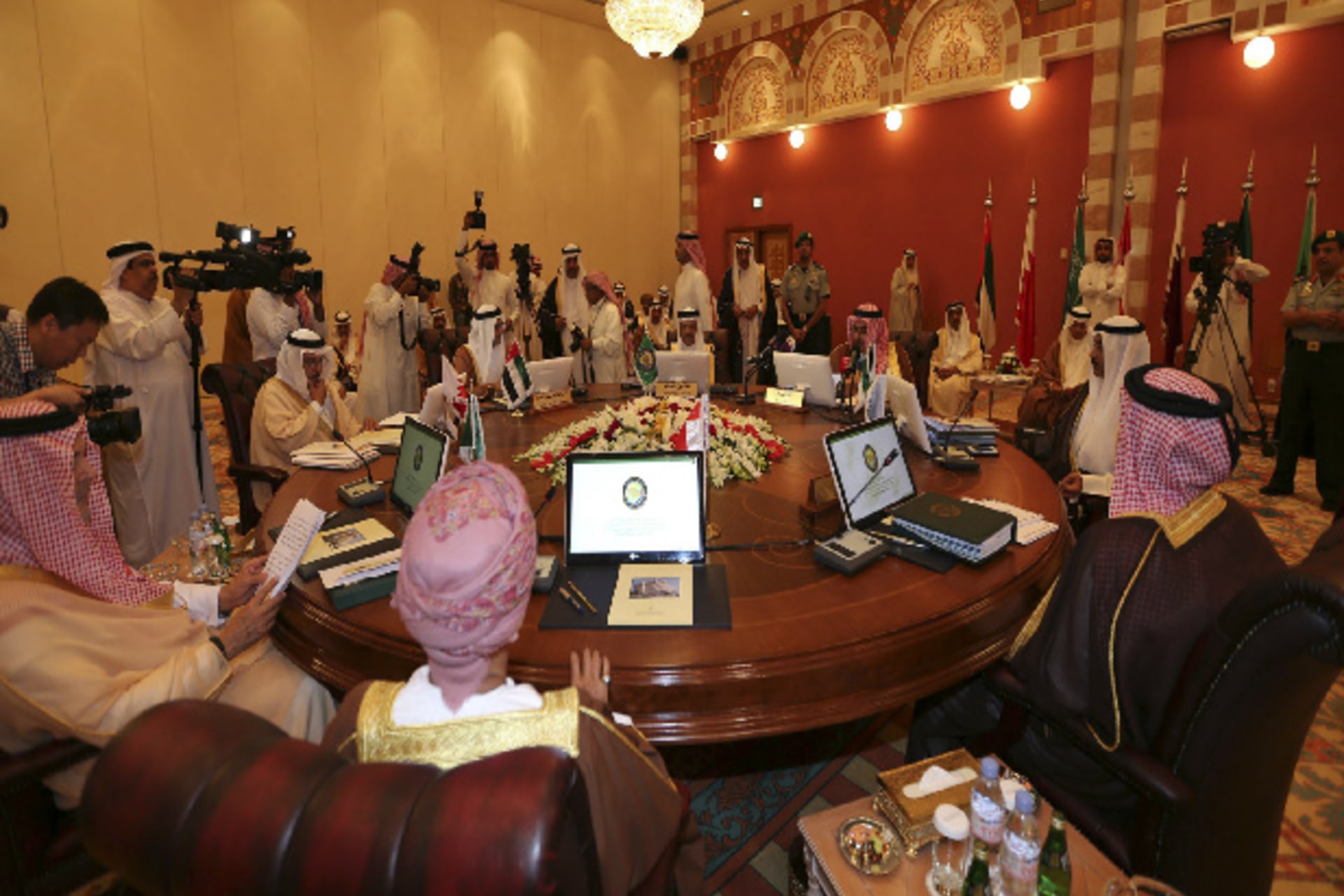 Foreign ministers of the Gulf Cooperation Council's countries attend a meeting in the Saudi port city of Jeddah September 10, 2013 (Al Qarni/Courtesy Reuters).