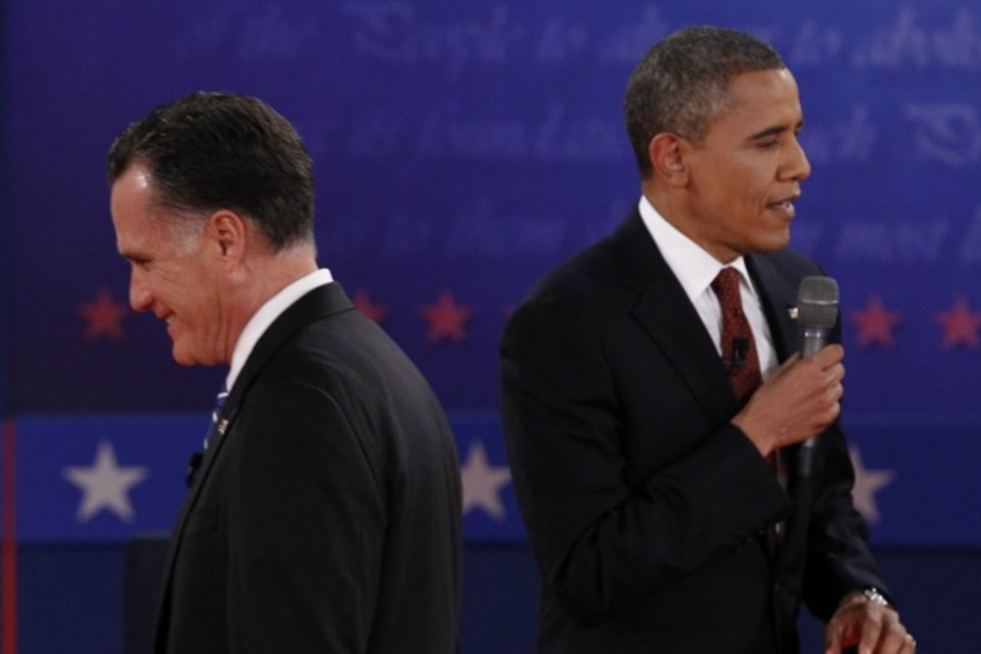 <p>Republican presidential nominee Mitt Romney listens to U.S. President Barack Obama during the second U.S. presidential campaign debate in Hempstead, New York, on October 16, 2012.</p>
