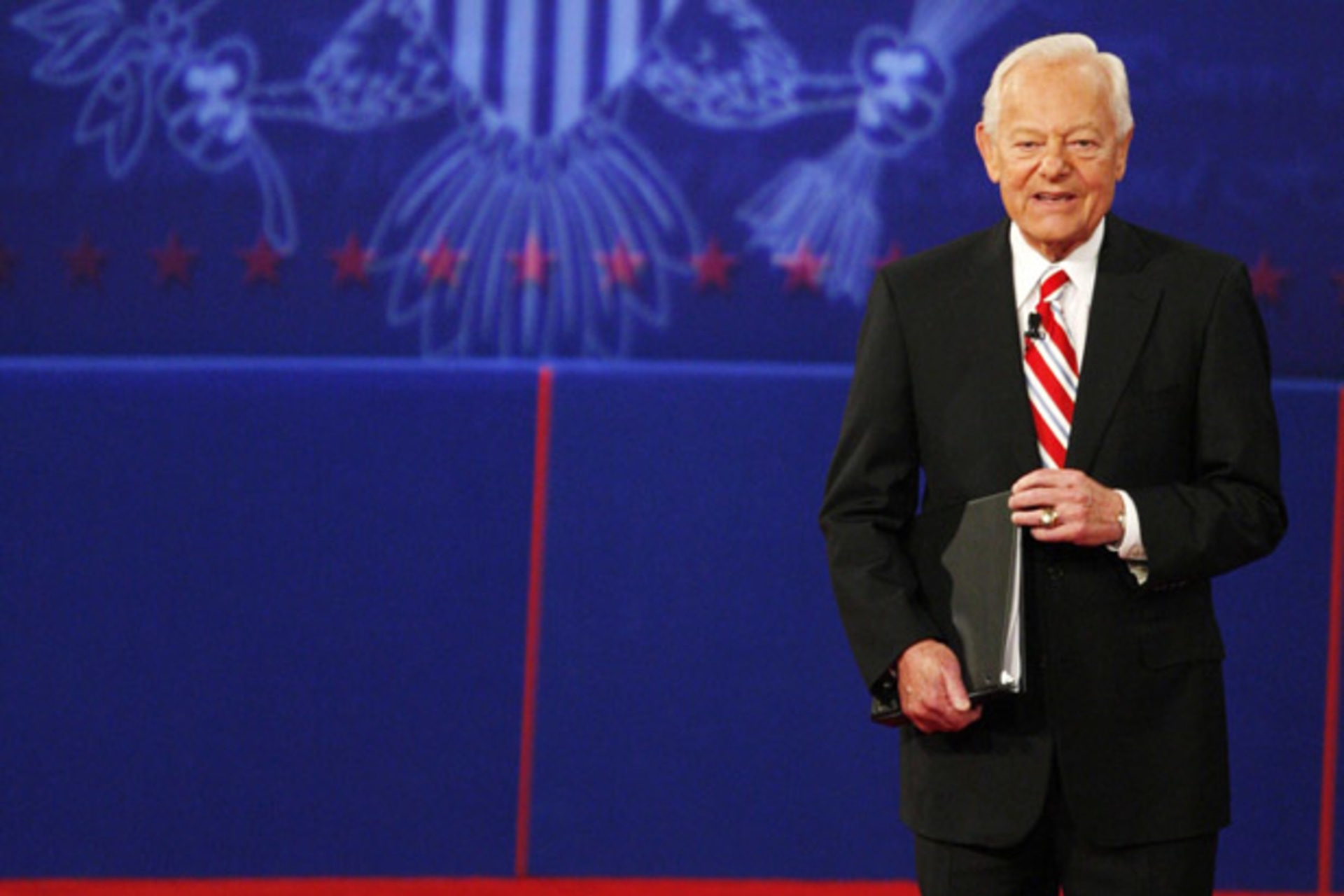 <p>CBS anchorman and debate moderator Bob Schieffer talks to the audience during the final 2008 presidential debate. (Jim Young/ courtesy Reuters)</p>
