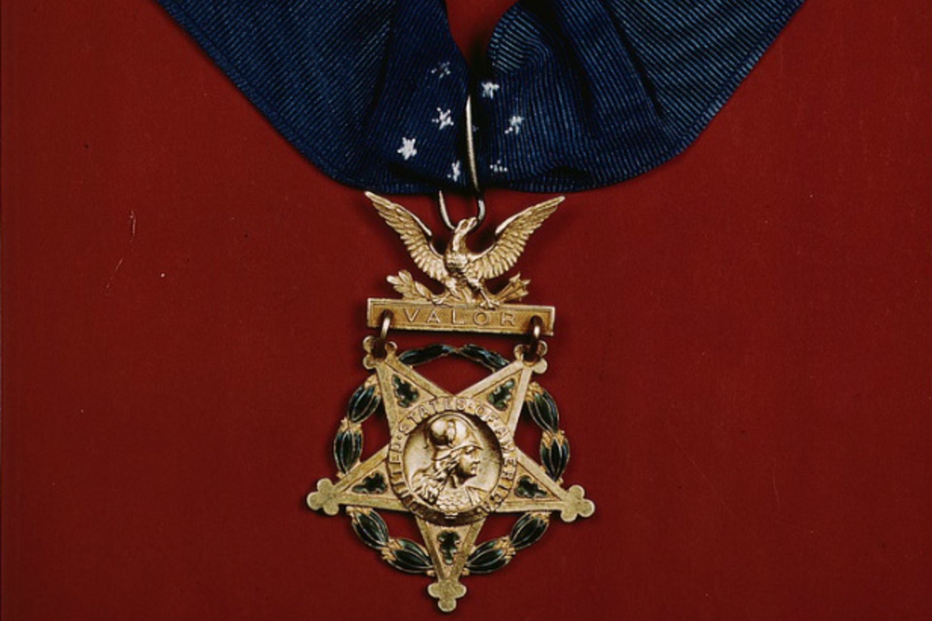 <p>A U.S. Army Medal of Honor from the 1940s. (Library of Congress)</p>
