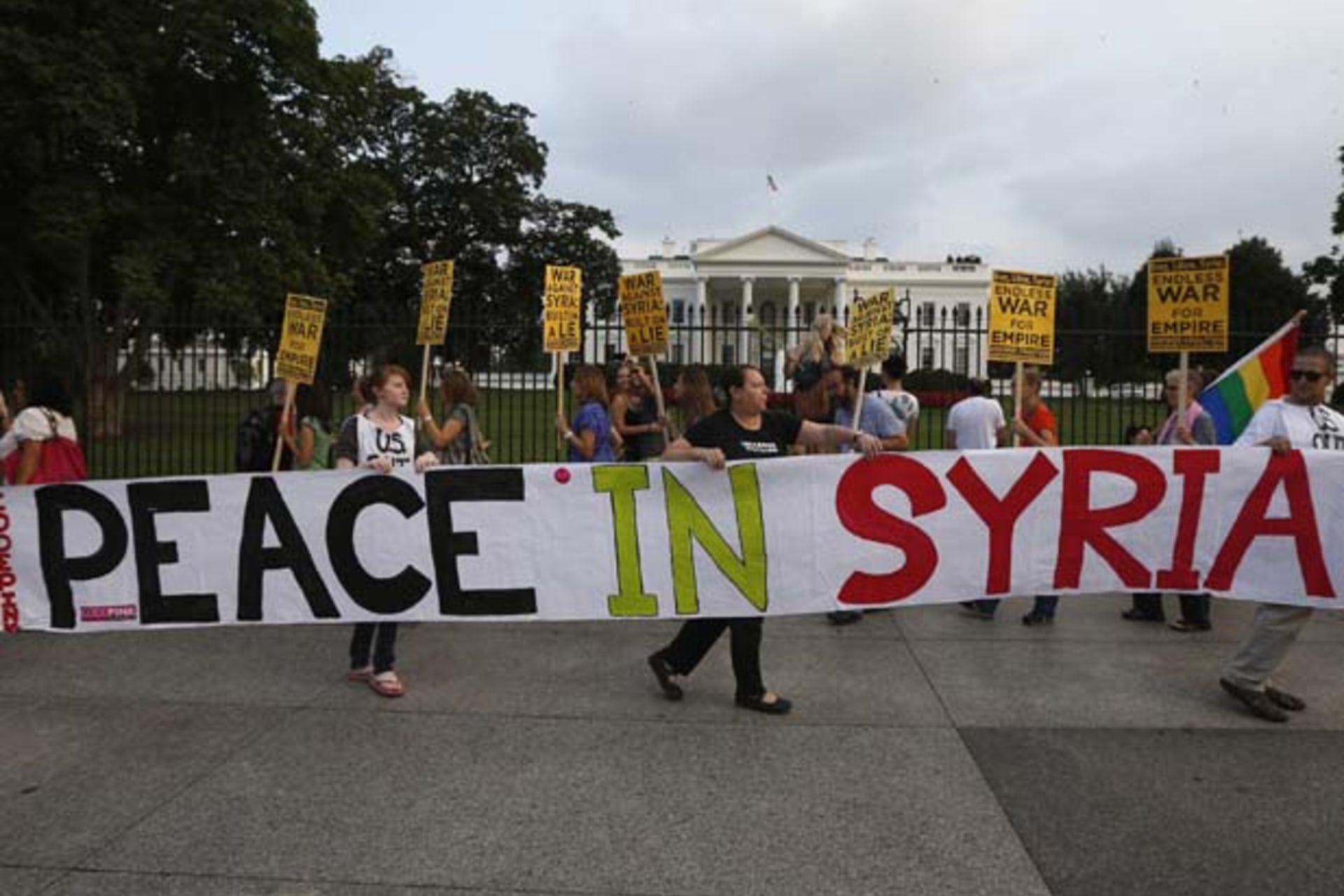 <p>Opponents of U.S.-led intervention in Syria rally outside the White House (Jason Reed/Courtesy Reuters).</p>
