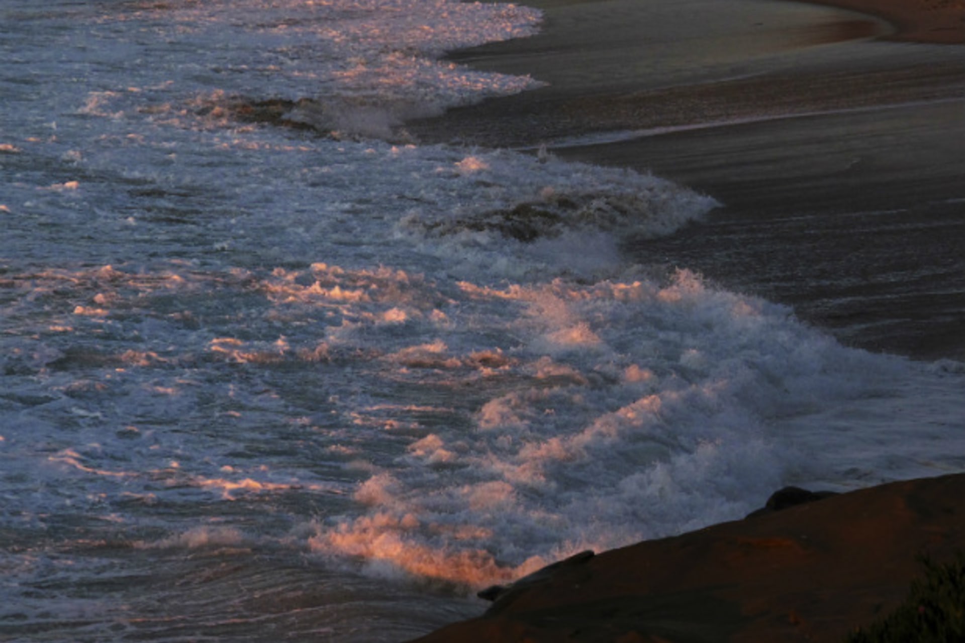 <p>Sunset off the coast of California (Mike Blake/courtesy Reuters).</p>
