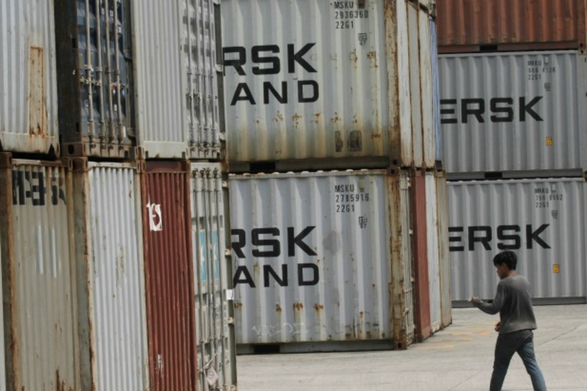 <p>jakarta-international-container-terminal</p>
