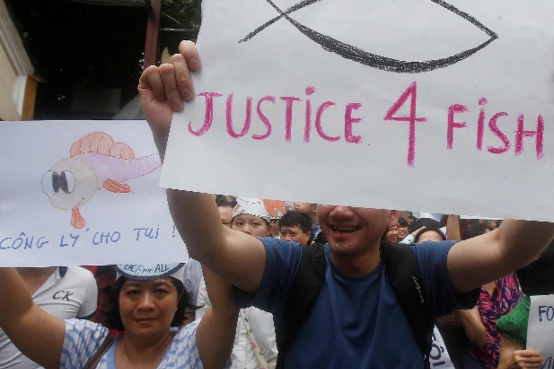 <p>Vietnam-fish-protests</p>
