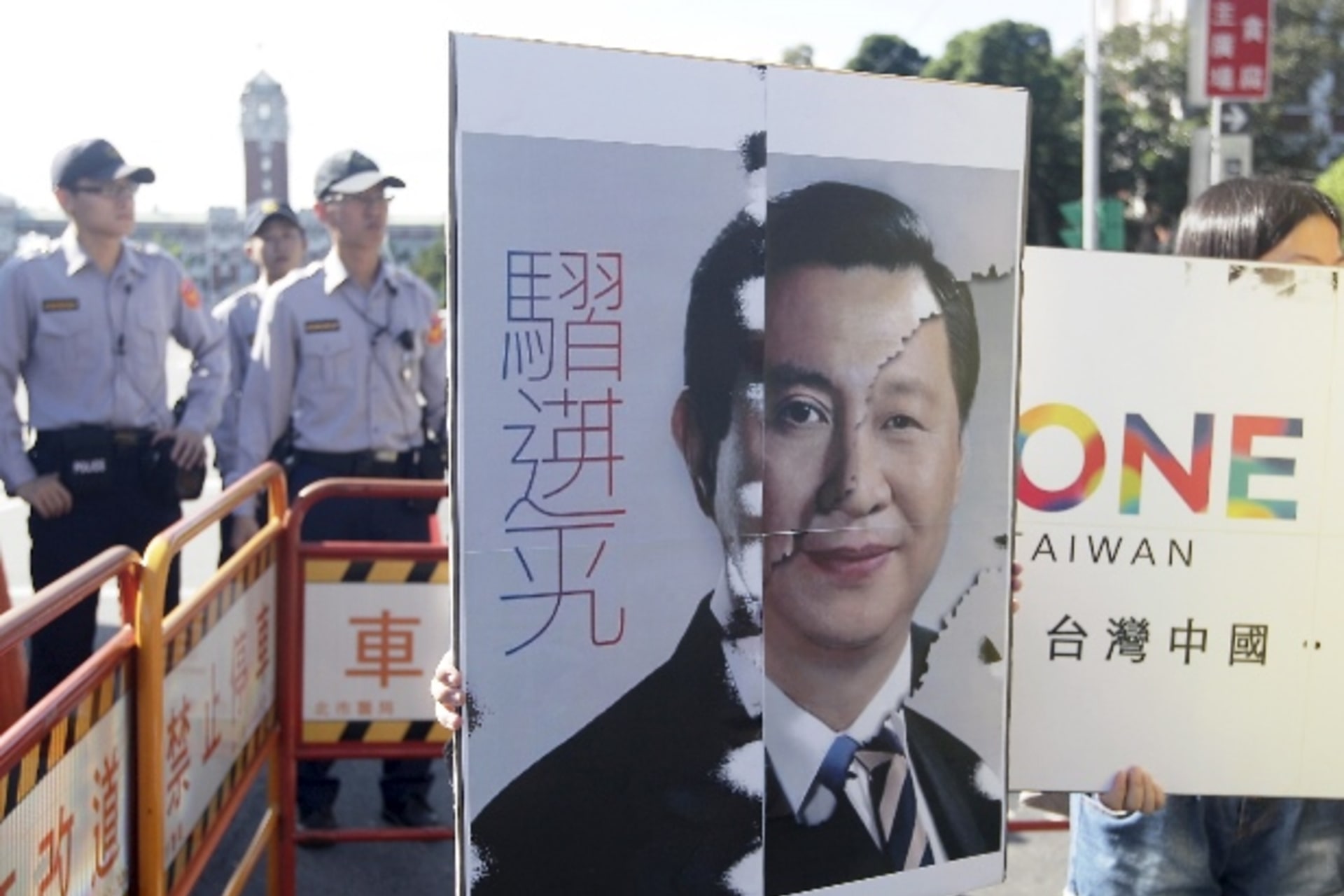 <p>Xi-Ma-summit – 11-6-15</p>
