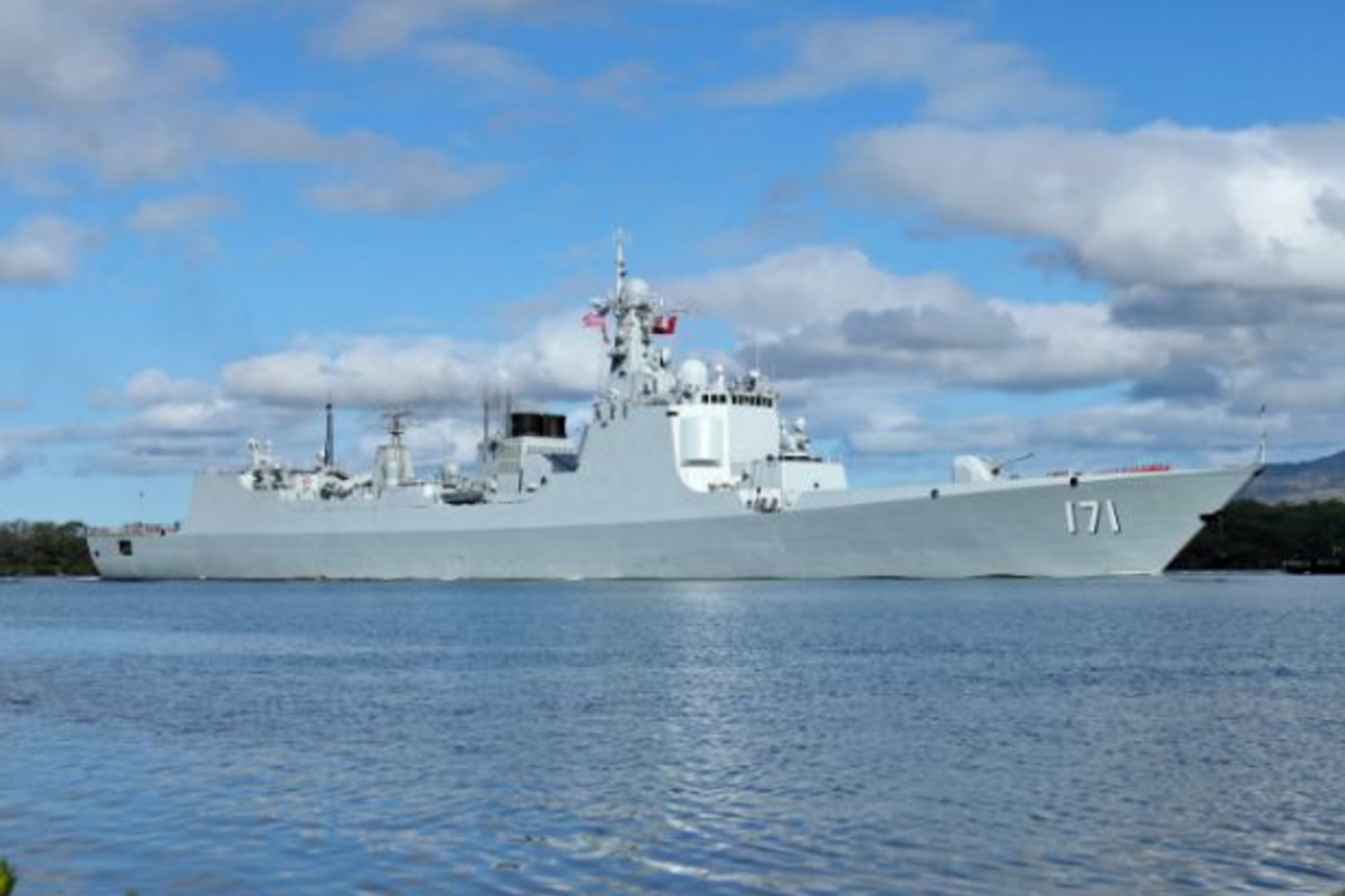 <p>The Chinese People’s Liberation Army (PLA) Navy guided missile destroyer Haikou (171) arrives at the Joint Base Pearl Harbor H… to participate in the multi-national military exercise RIMPAC 2014, in Honolulu, Hawaii, June 24, 2014. (Hugh Gentry/Reuters)</p>
