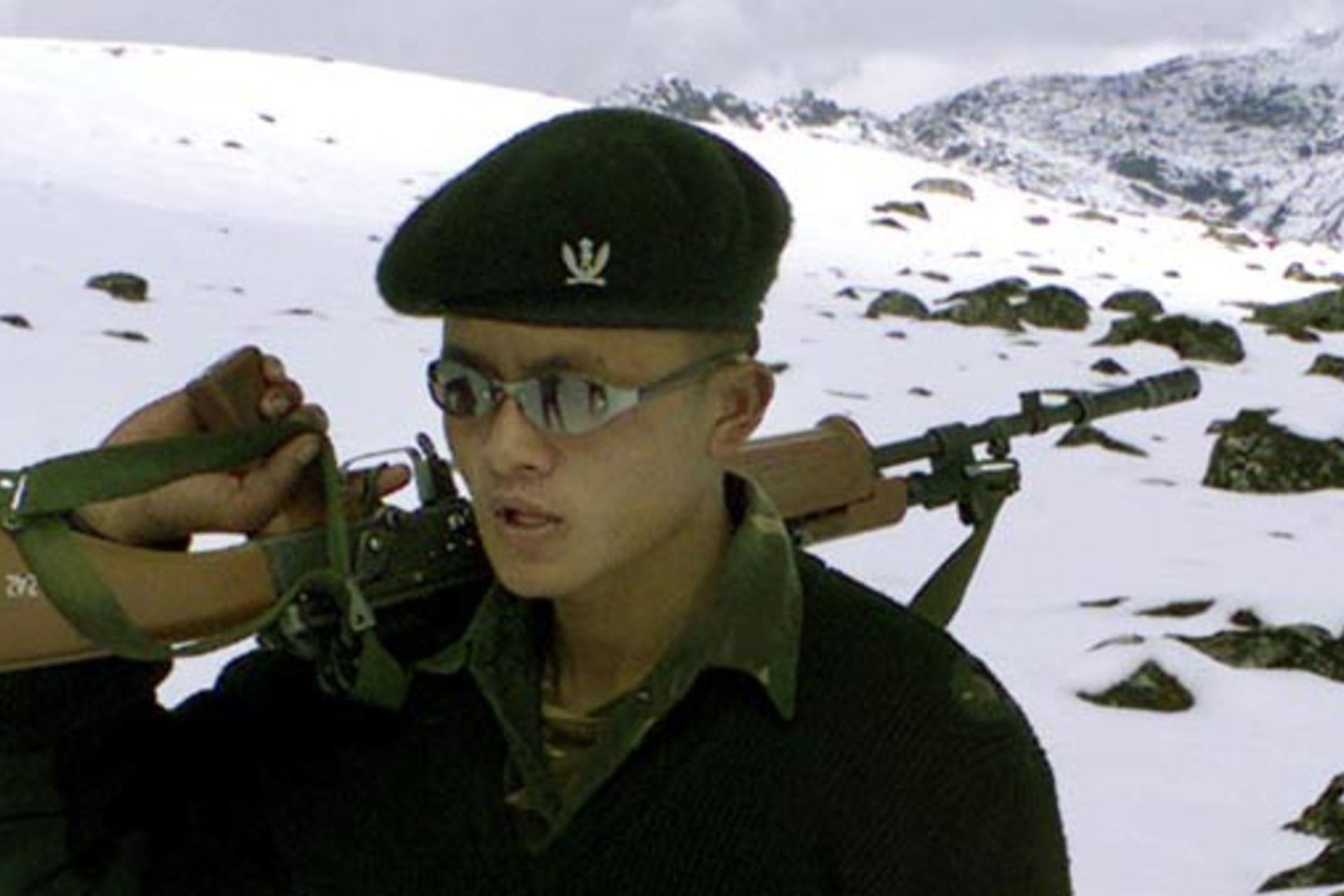 <p>Indian soldiers patrol near the border with China in Tawang, located at a height of 11,000 feet in the northeastern Indian state of Arunachal Pradesh onOctober 31, 2003.</p>
