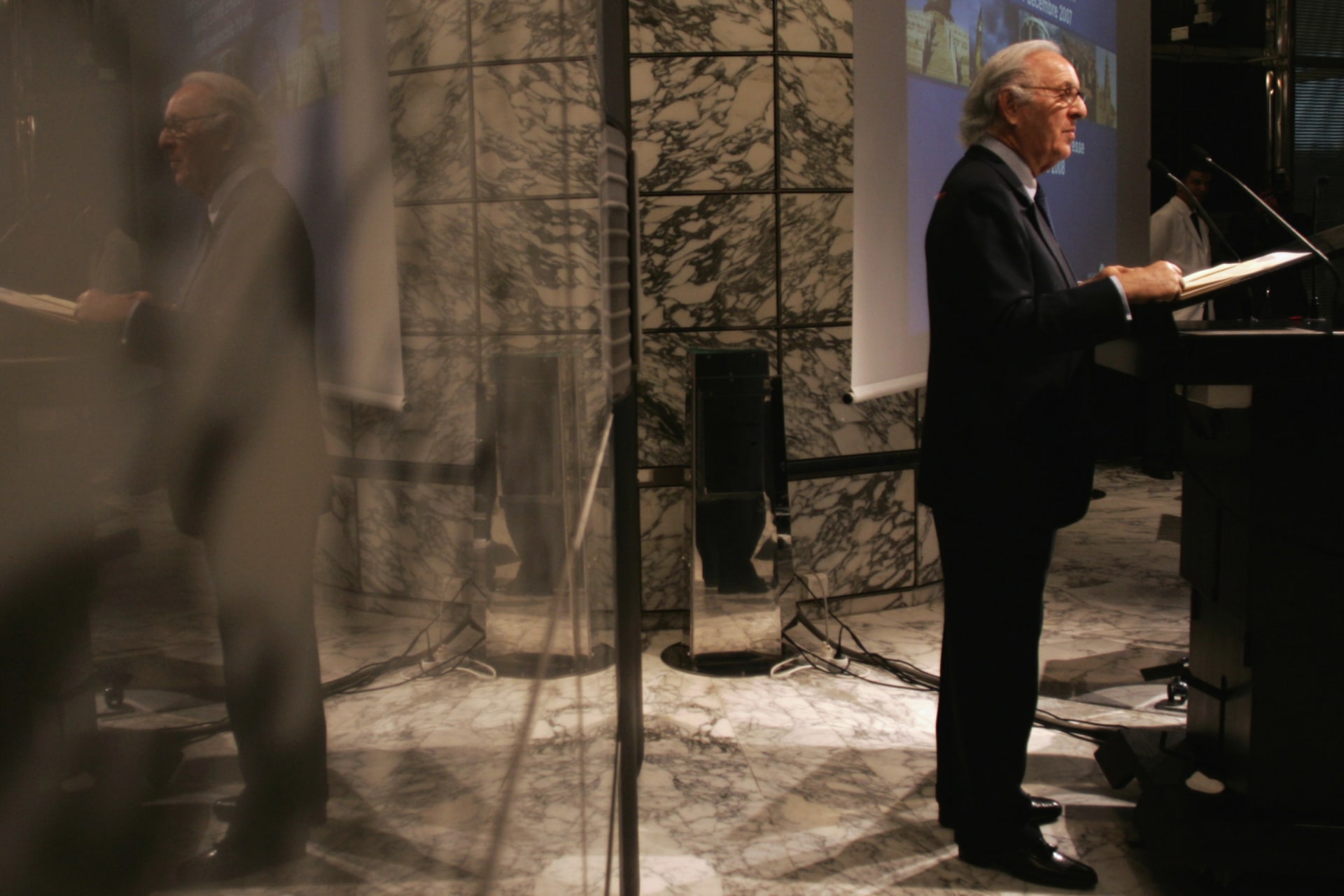<p>BMCE bank President Othman Benjelloun speaks at the annual results news conference in Rabat on March 19, 2008.</p>
