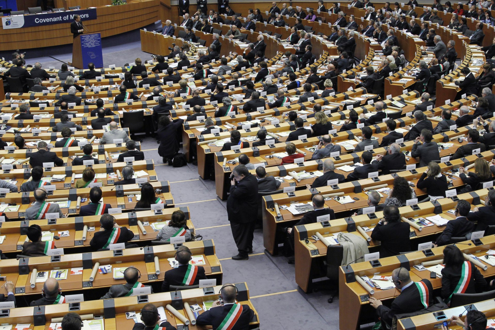 <p>Spanish Prime Minister Jose Luis Rodriguez Zapatero (Back L) delivers a speech during the Covenant of Mayors ceremony at the EU Parliament in Brussels on May 4, 2010.</p>
