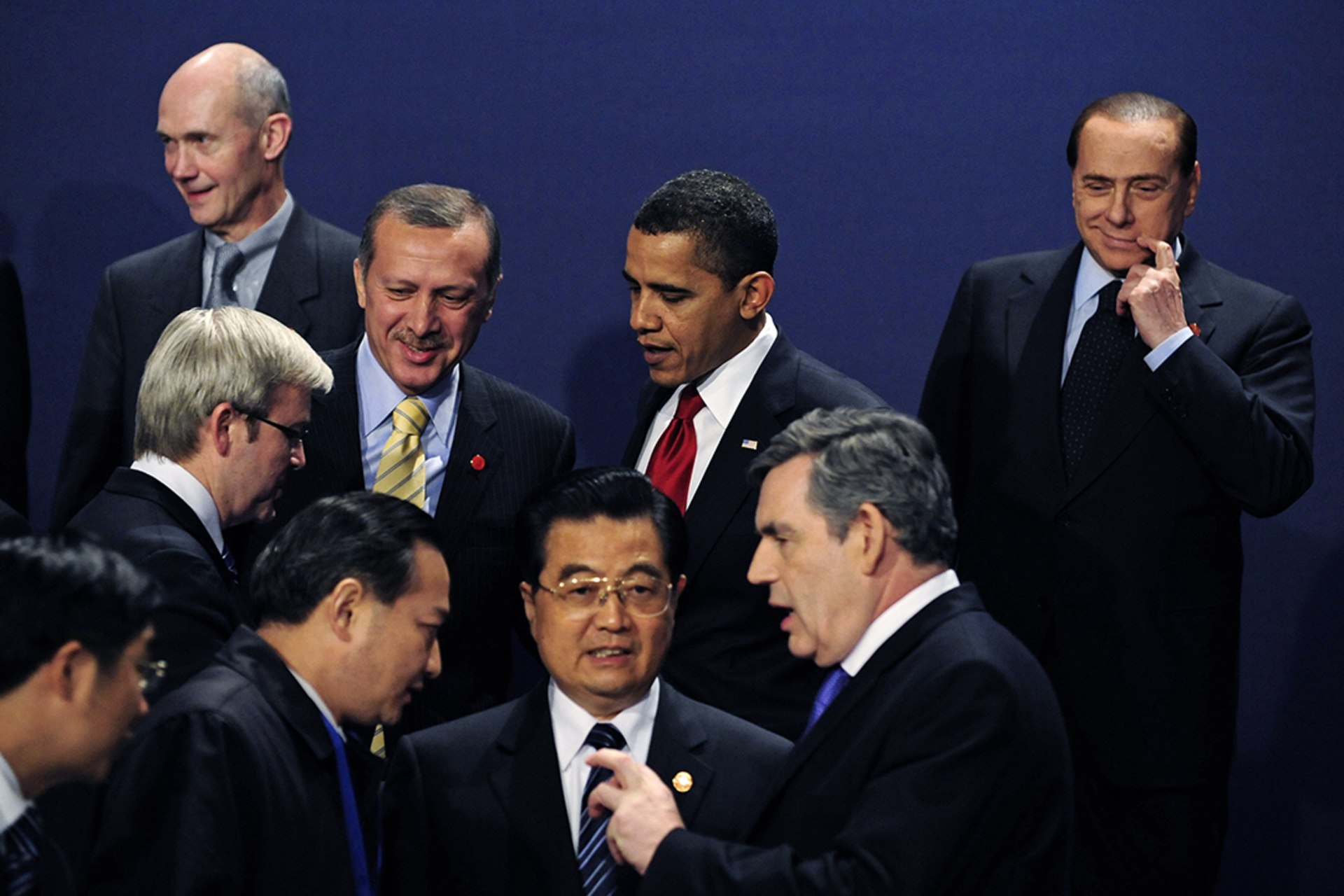 World leaders discuss their response to the financial crisis at the 2009 G20 meeting in London.
