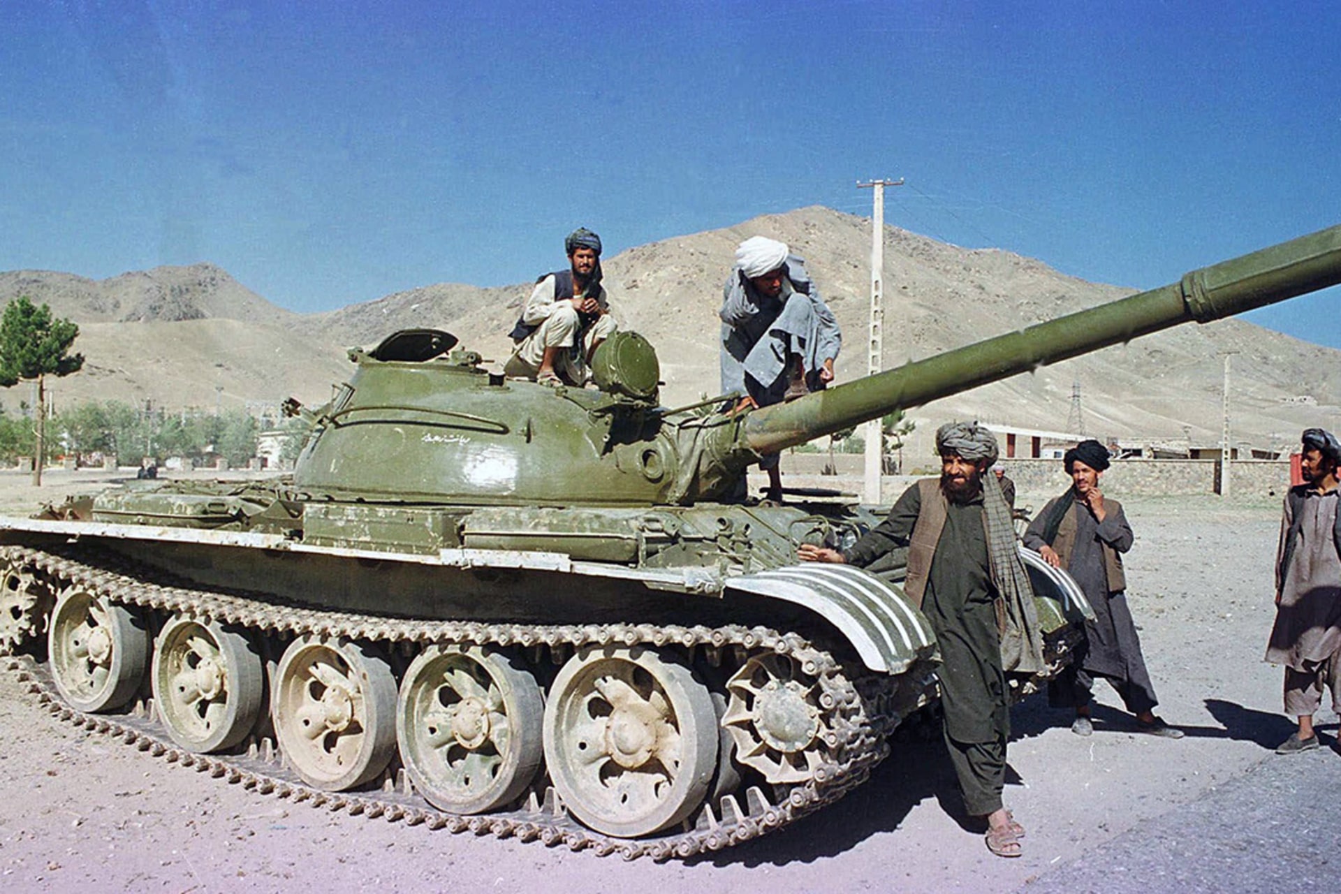 Taliban soldiers on the outskirts of Kabul, Afghanistan, 1999. 
